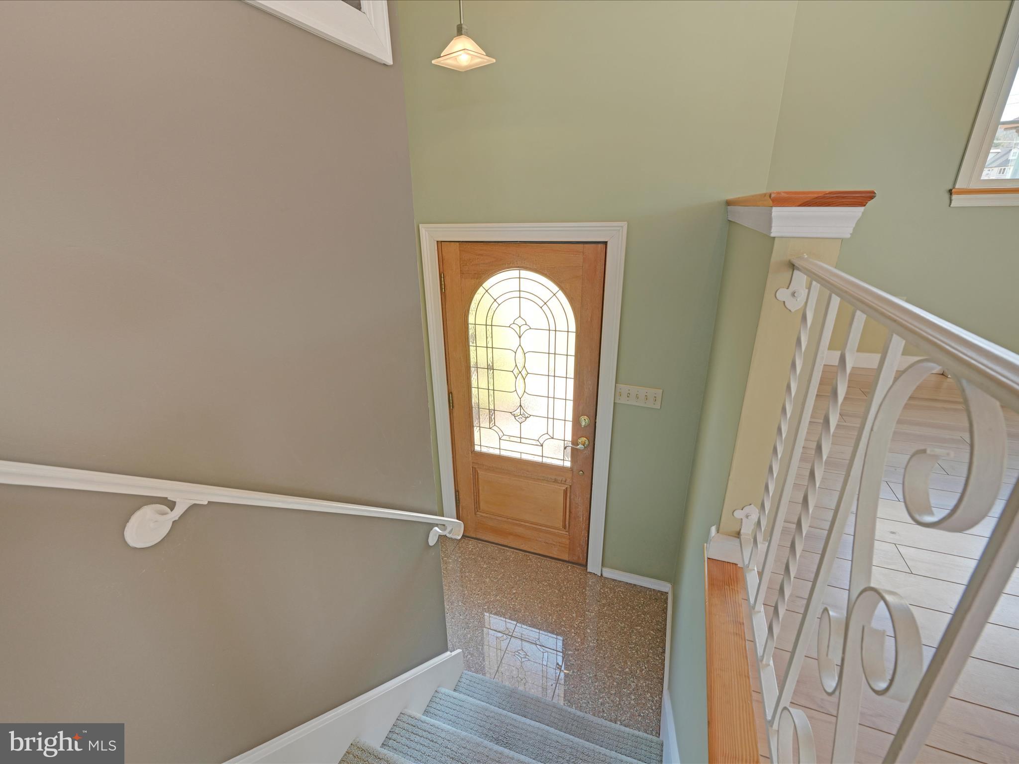 830 CAYUGA COVE