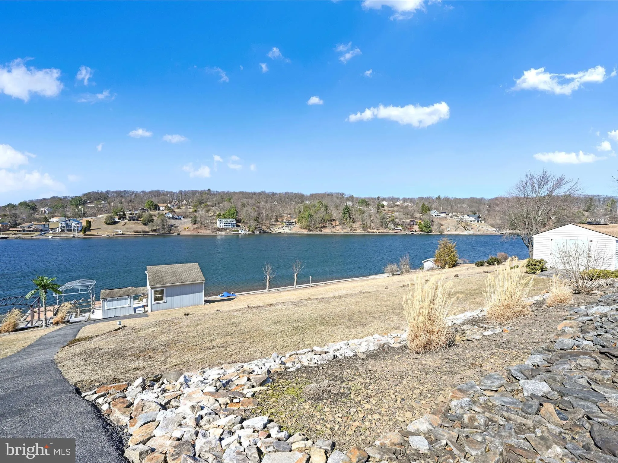 Auburn, Pennsylvania 17922, United States, 3 Bedrooms Bedrooms, ,2 BathroomsBathrooms,Residential,Active,87007