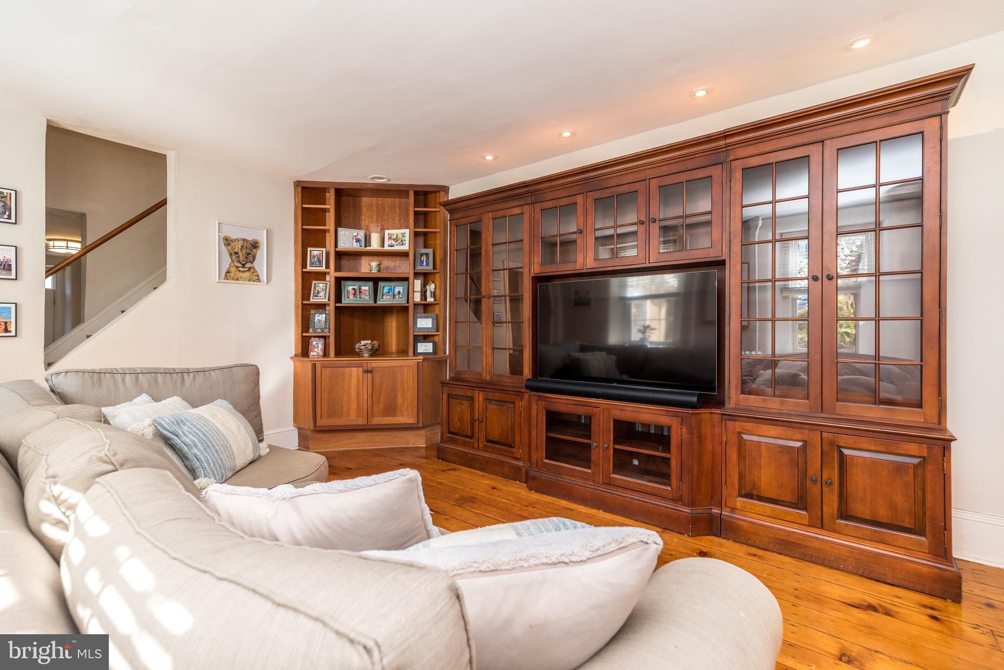 GULPH MILLS VIL - Residential