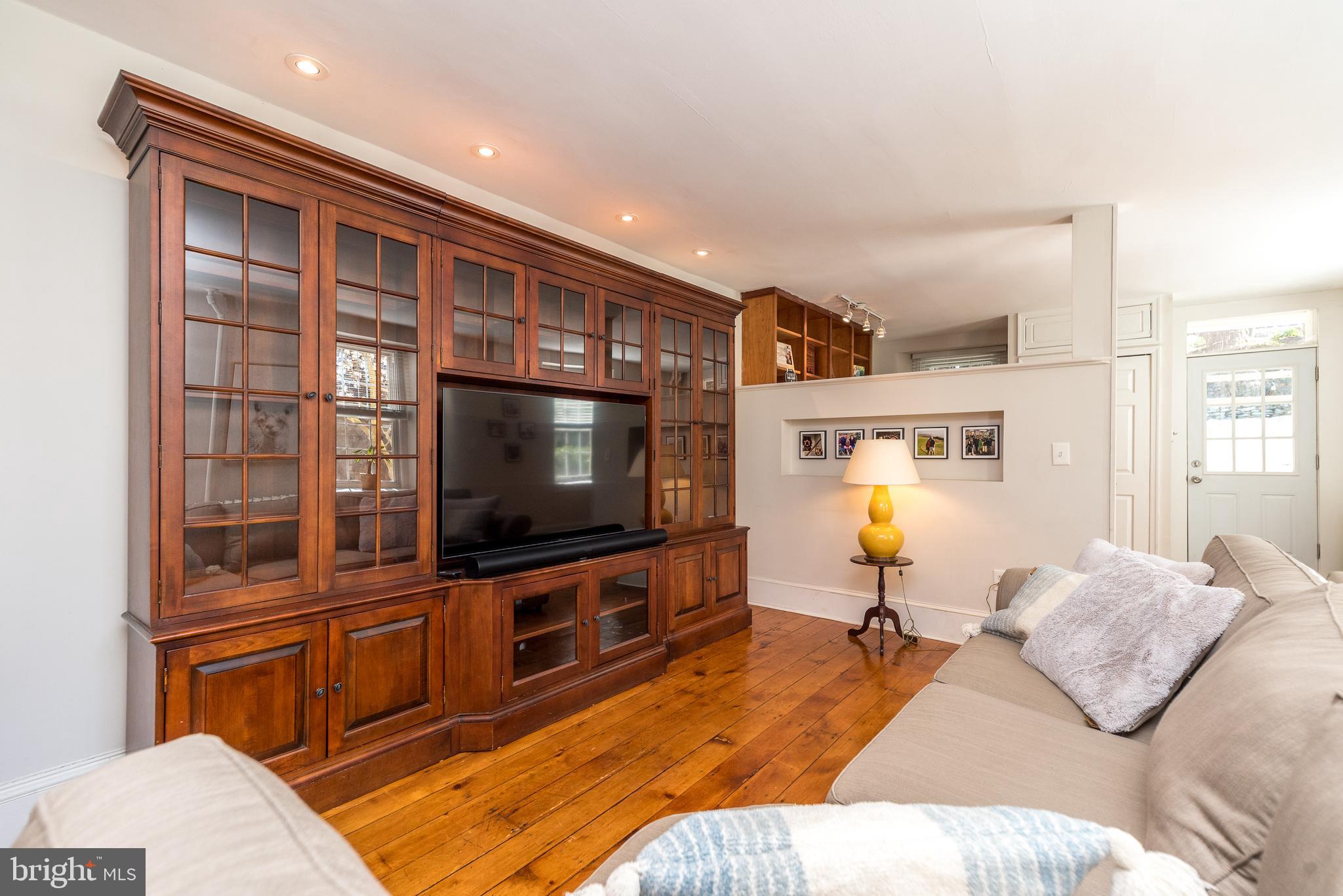 GULPH MILLS VIL - Residential