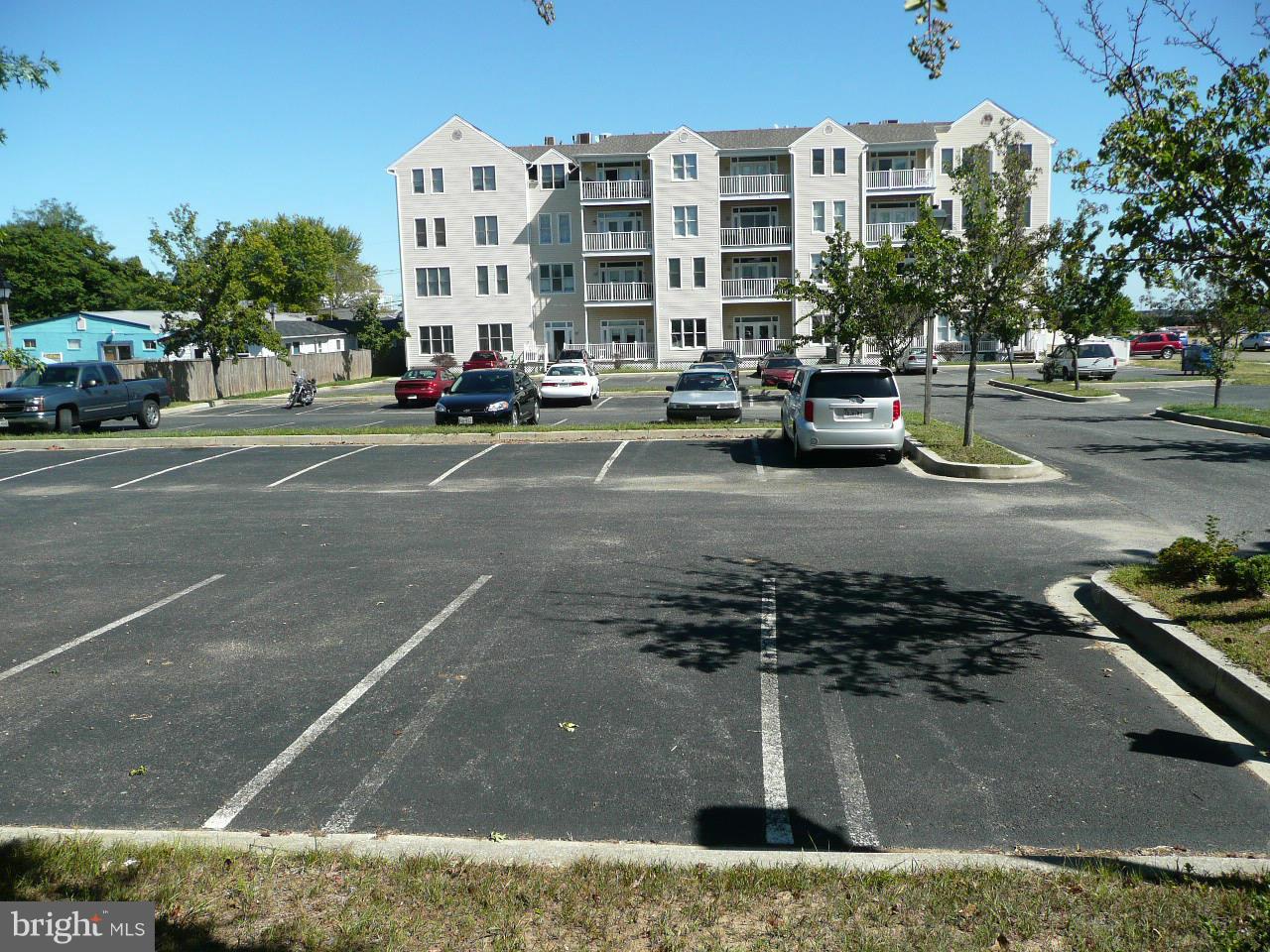 BAYWALK CONDOS - Residential