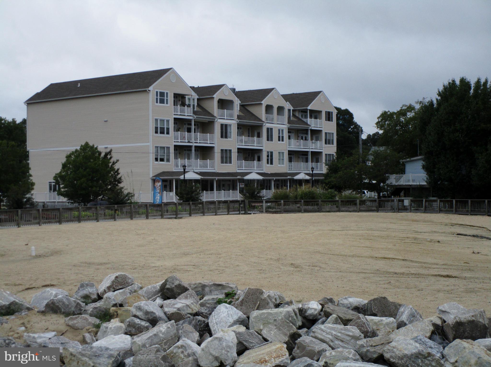 BAYWALK CONDOS - Residential