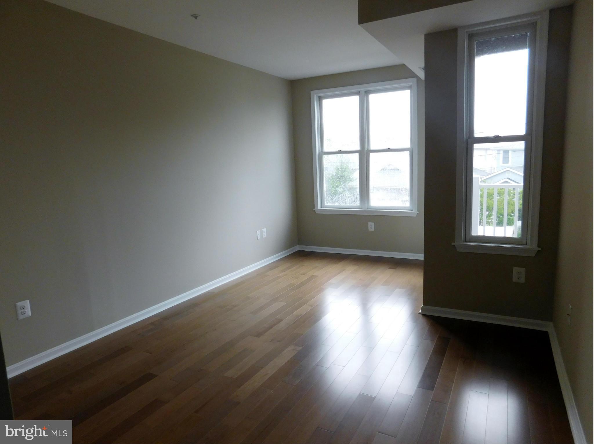 BAYWALK CONDOS - Residential