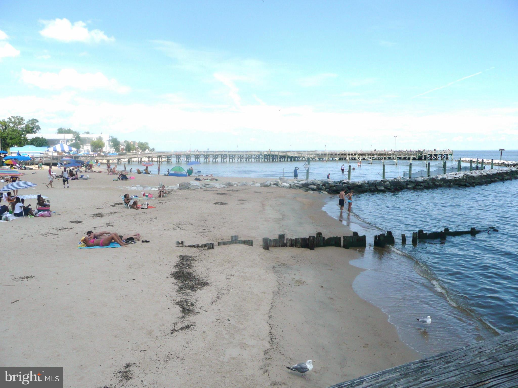 BAYWALK CONDOS - Residential