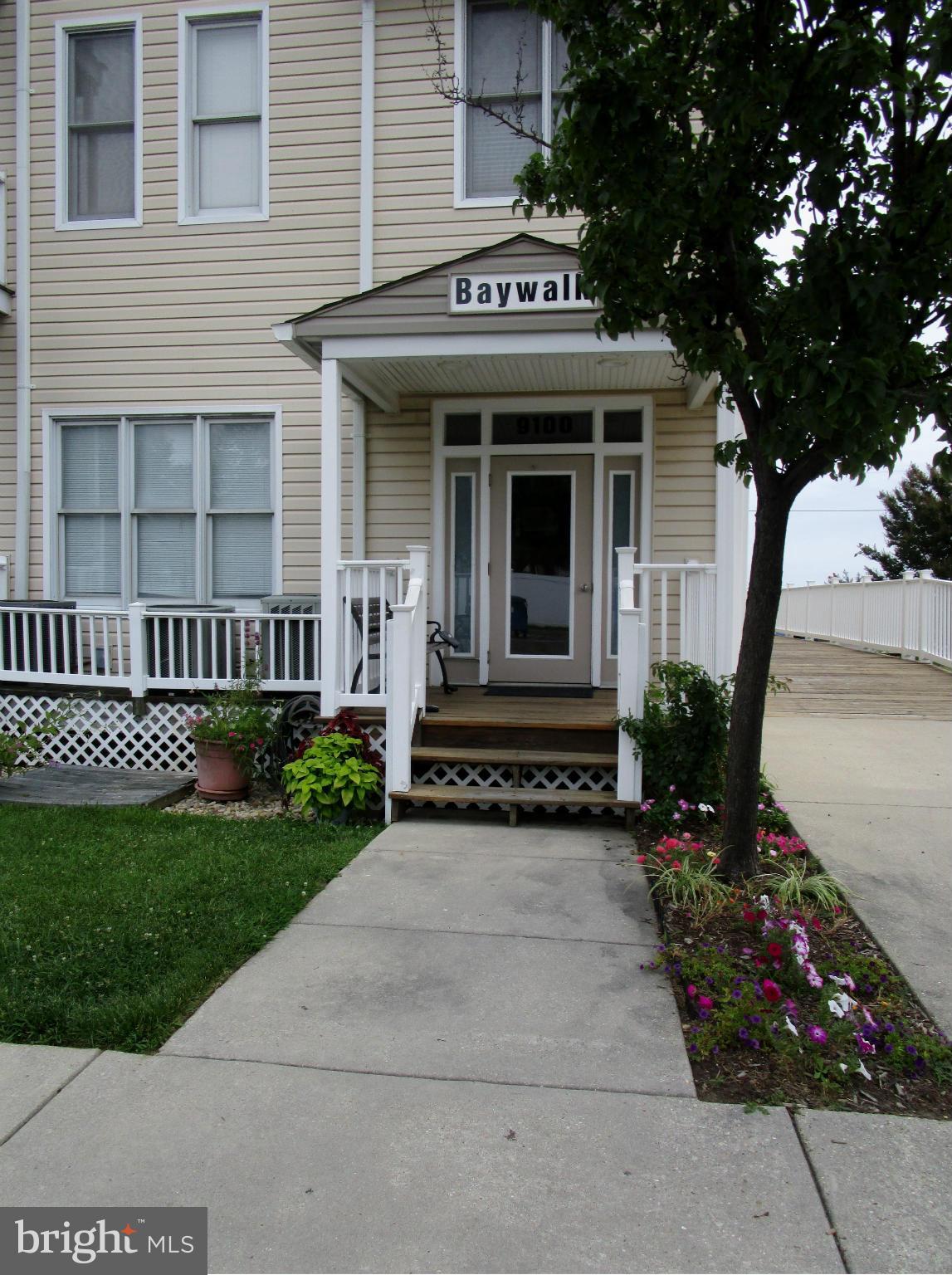 BAYWALK CONDOS - Residential