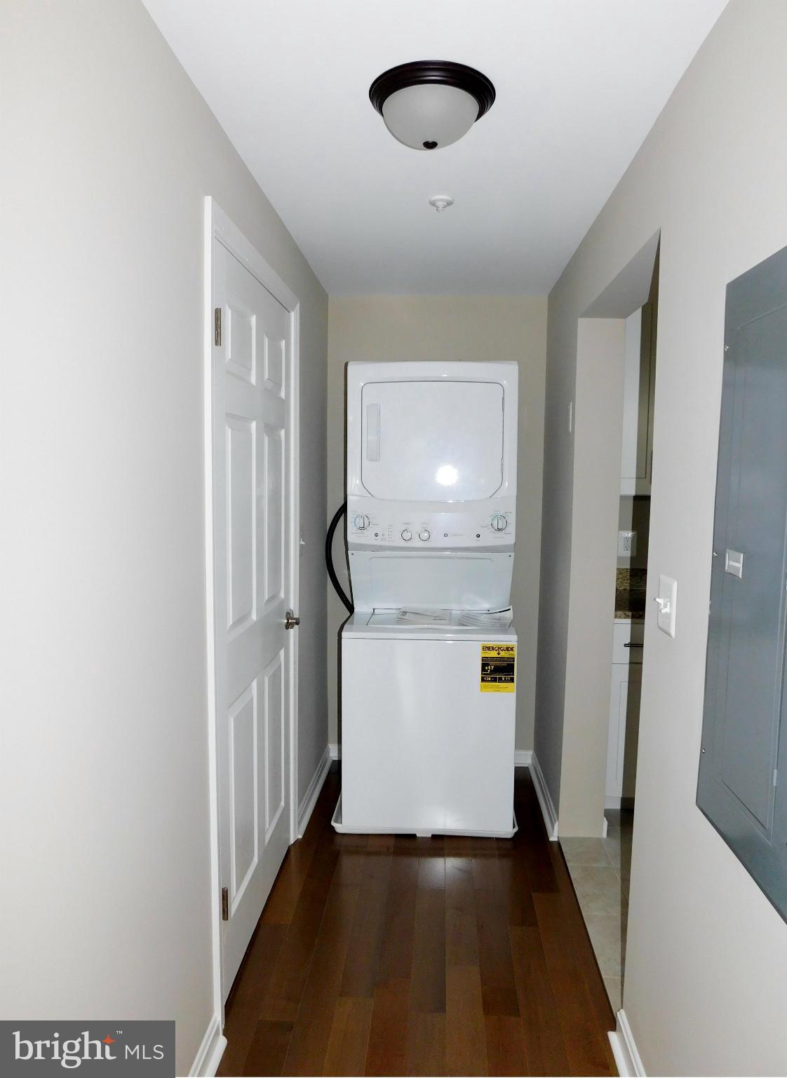 BAYWALK CONDOS - Residential