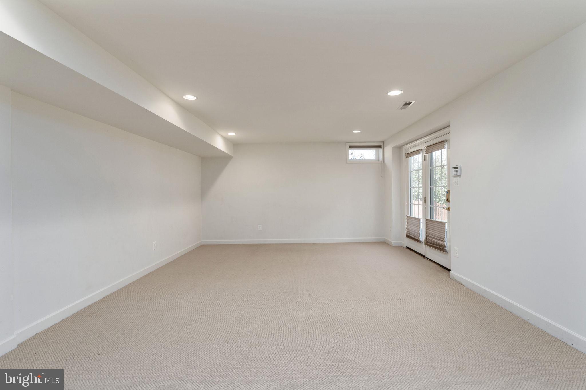 LEES PARKE - Residential