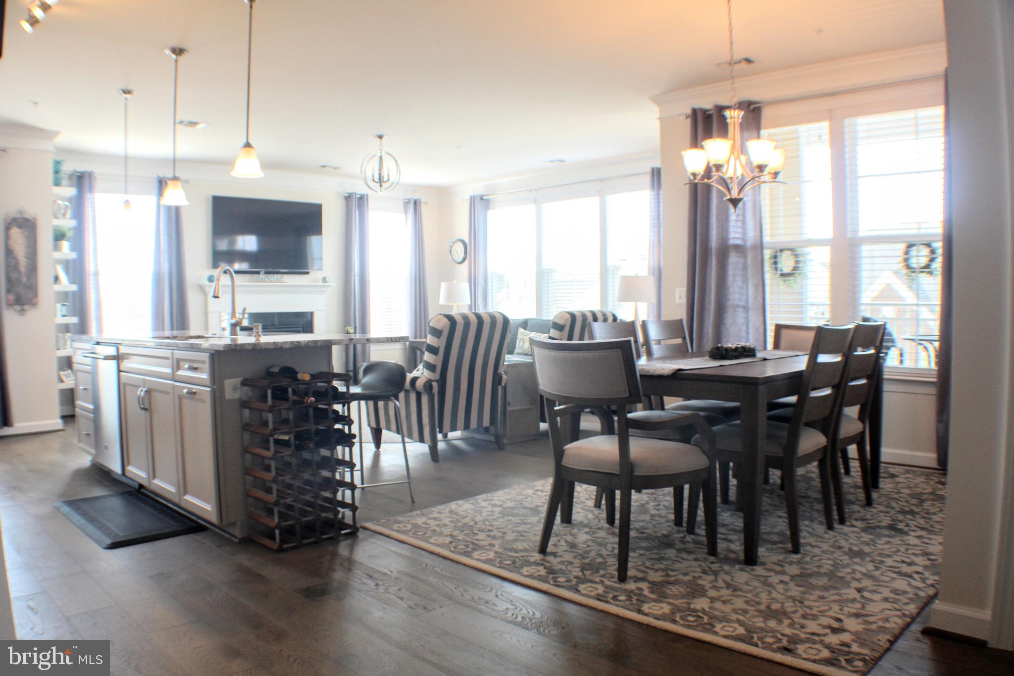 DISCOVERY SQUARE - Residential