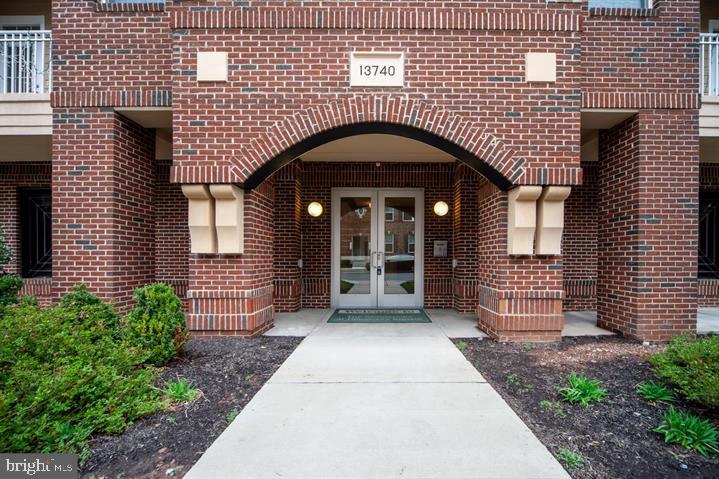 DISCOVERY SQUARE - Residential