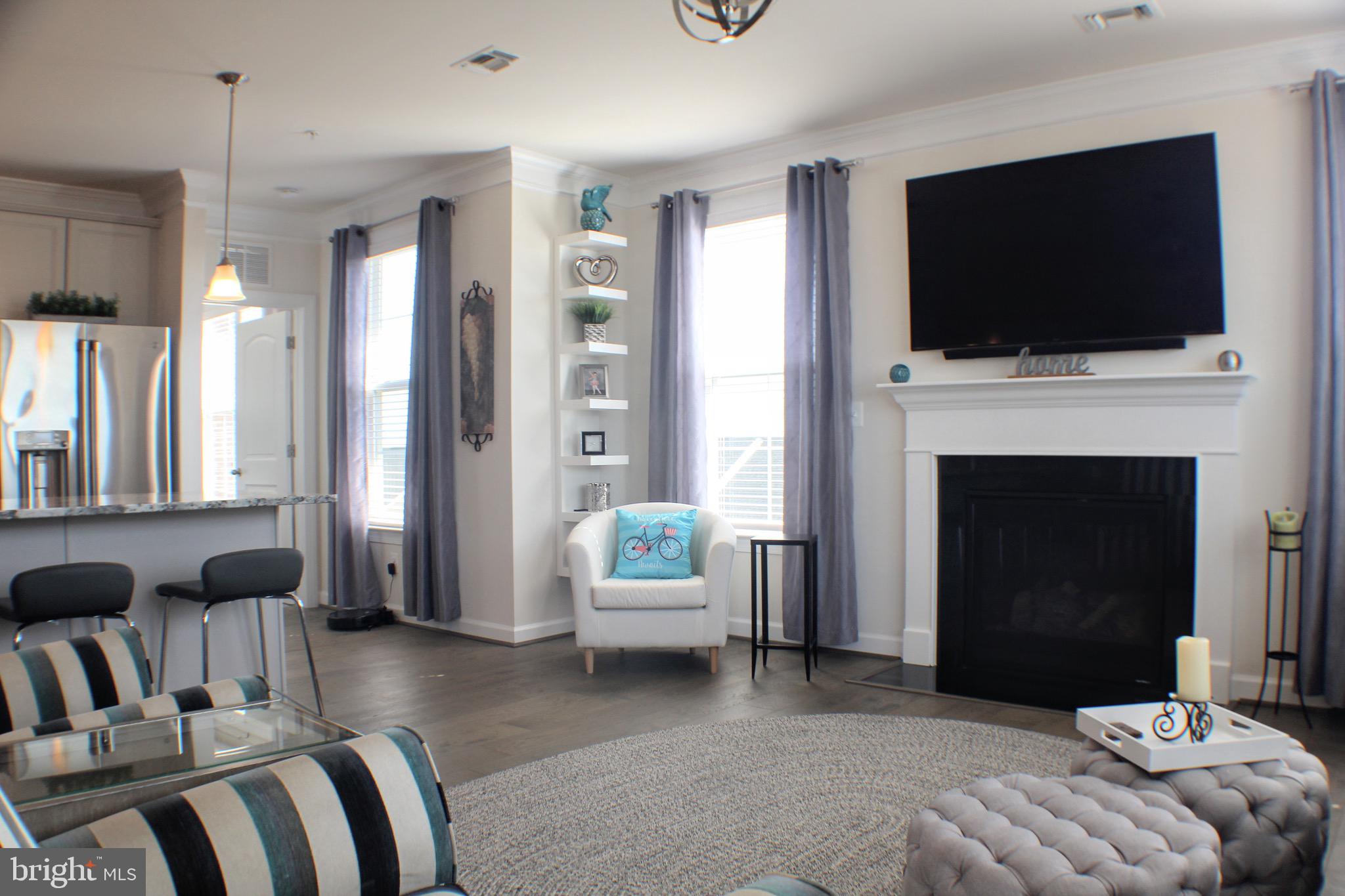 DISCOVERY SQUARE - Residential