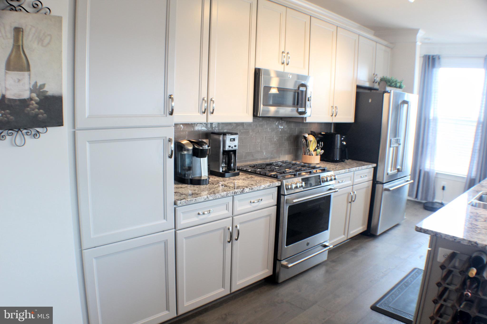 DISCOVERY SQUARE - Residential