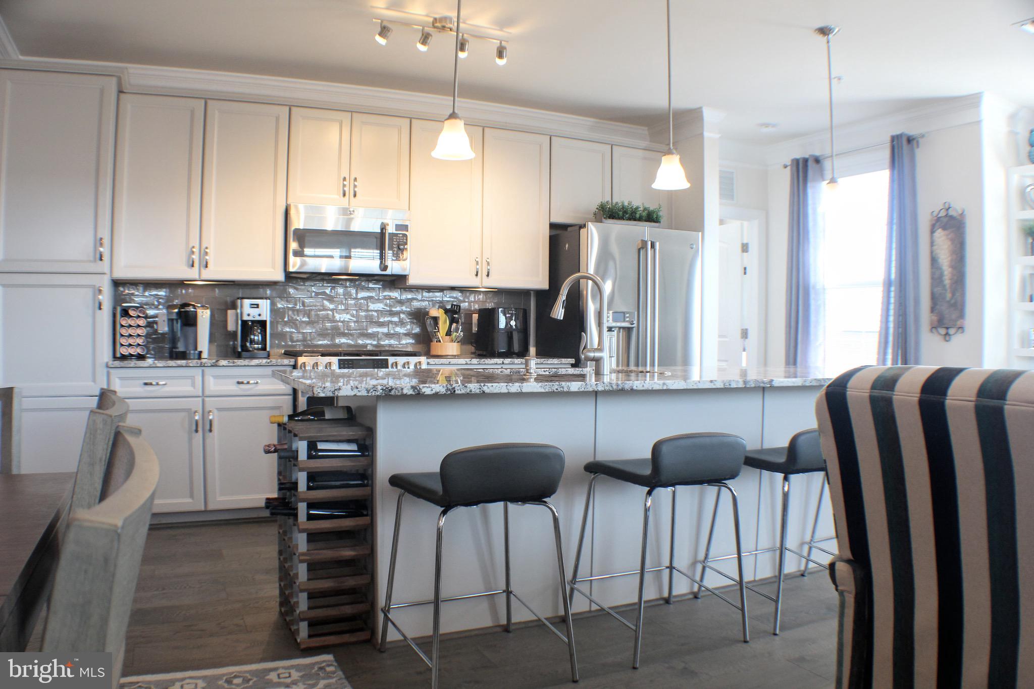 DISCOVERY SQUARE - Residential