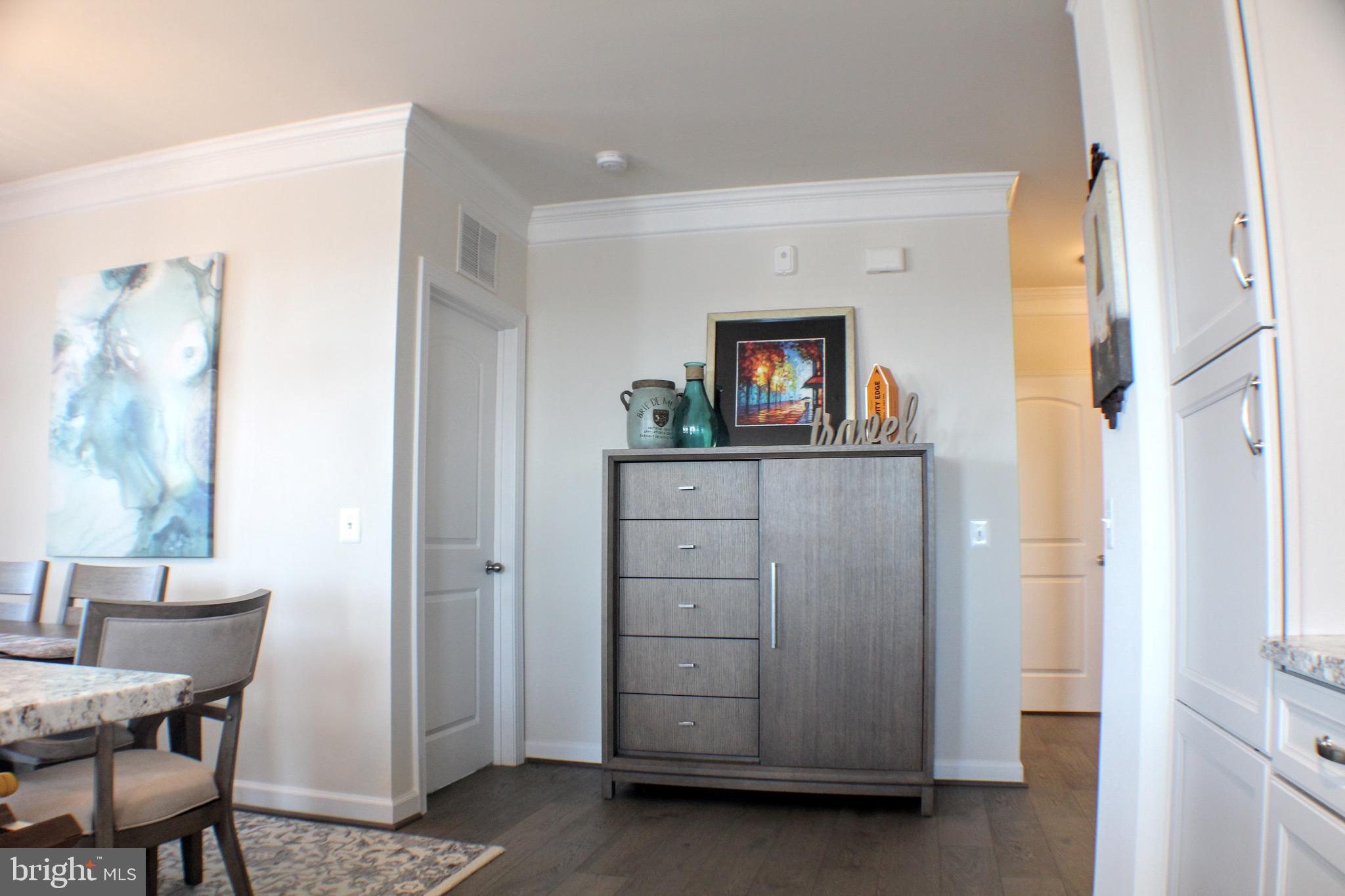 DISCOVERY SQUARE - Residential