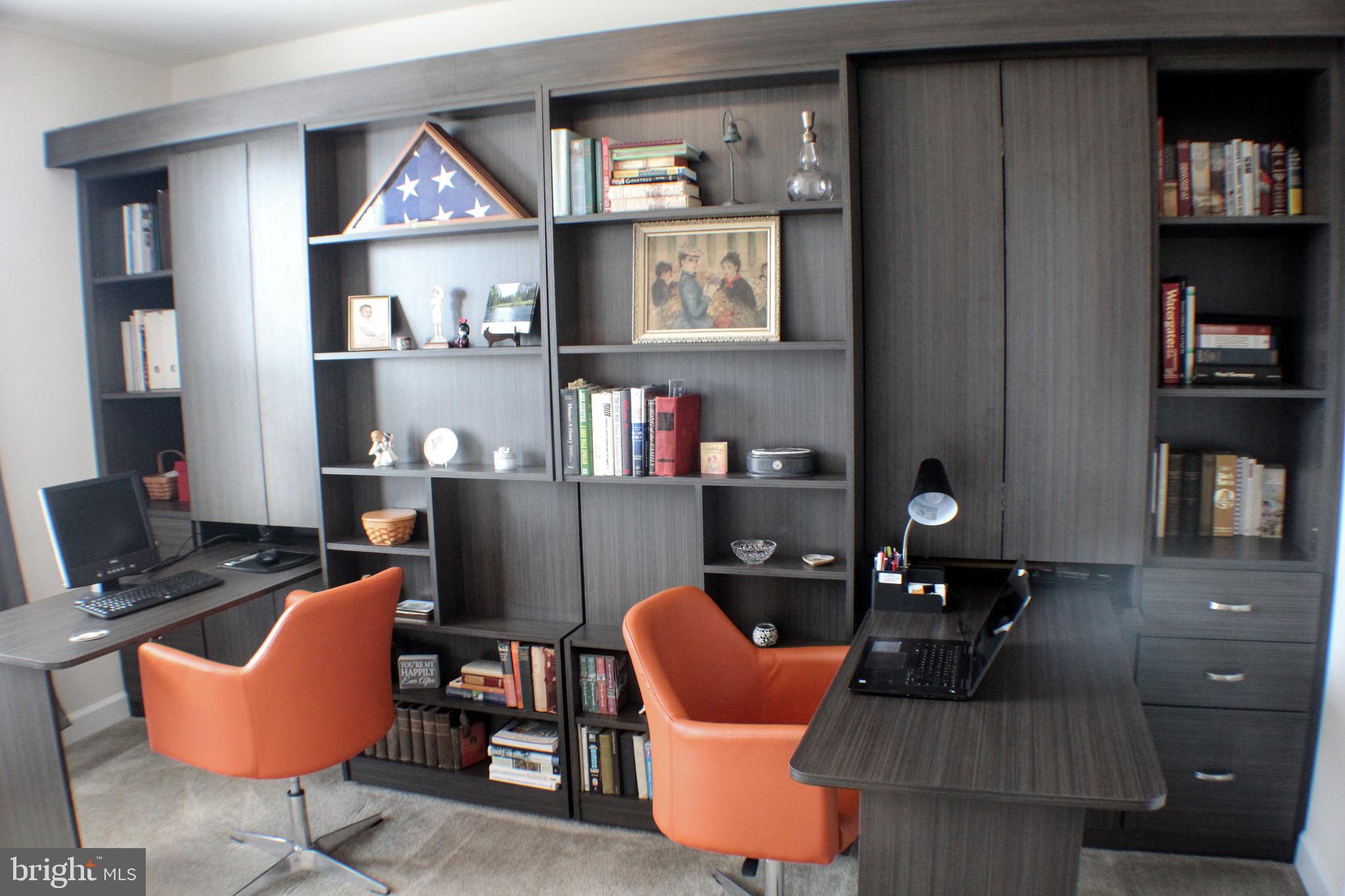 DISCOVERY SQUARE - Residential