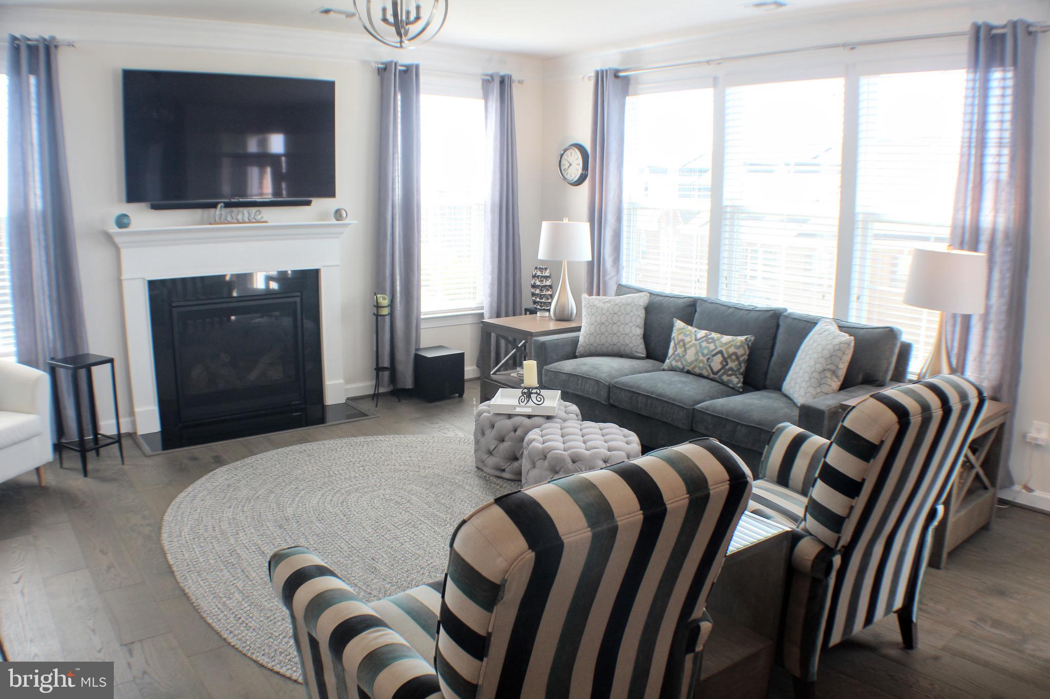 DISCOVERY SQUARE - Residential