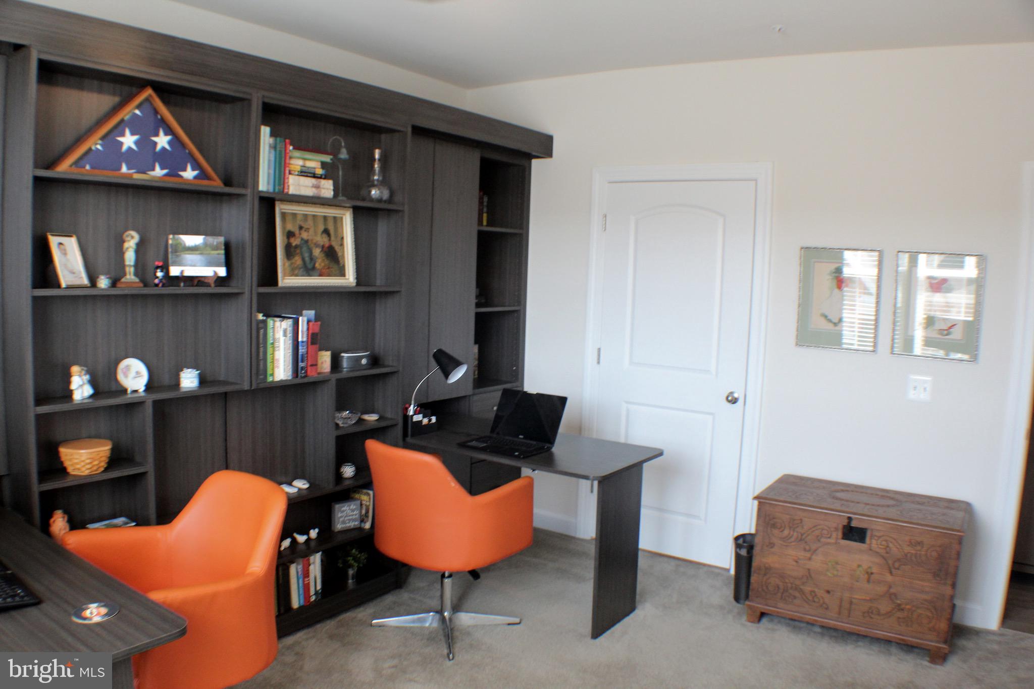 DISCOVERY SQUARE - Residential