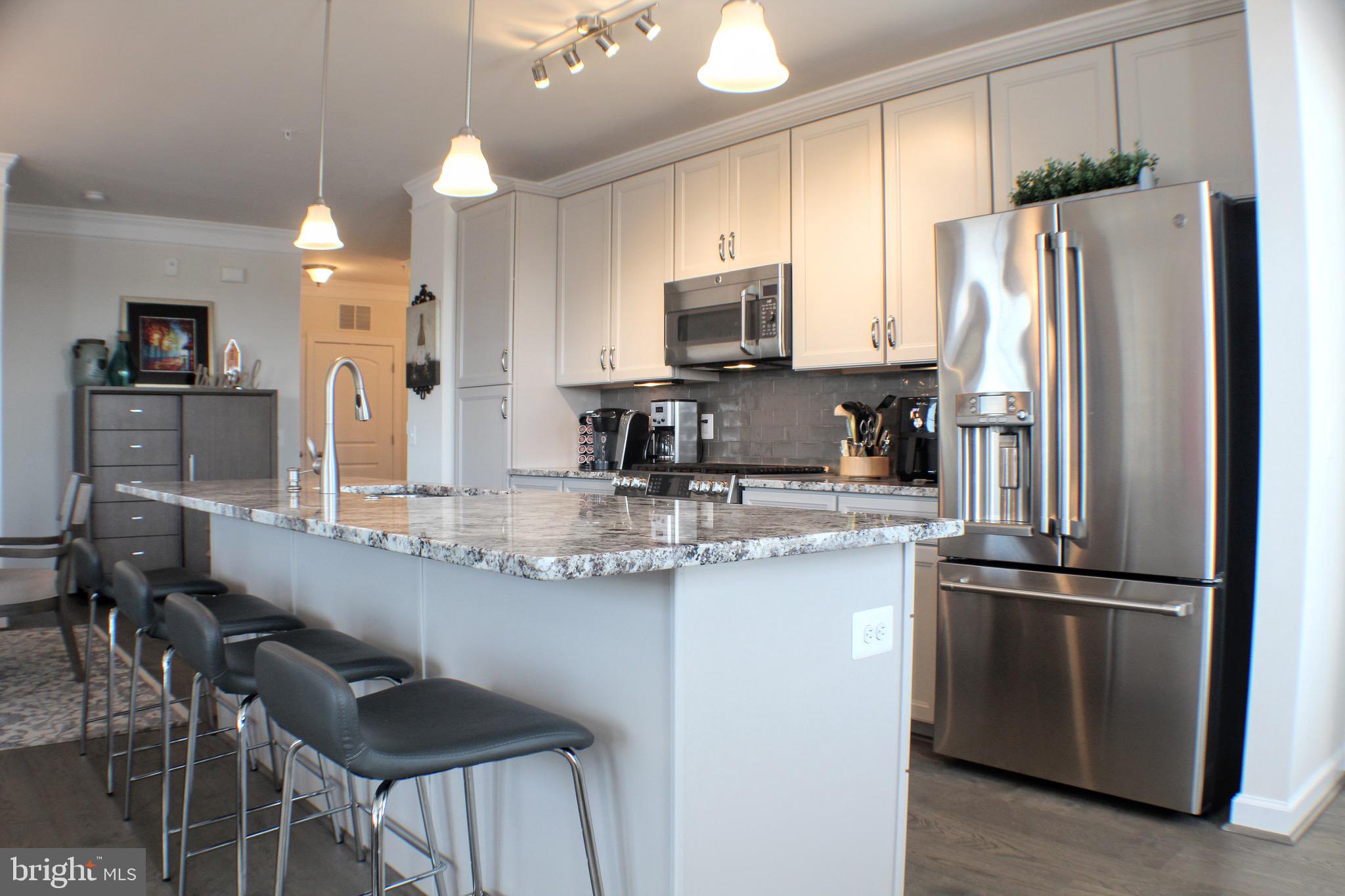 DISCOVERY SQUARE - Residential