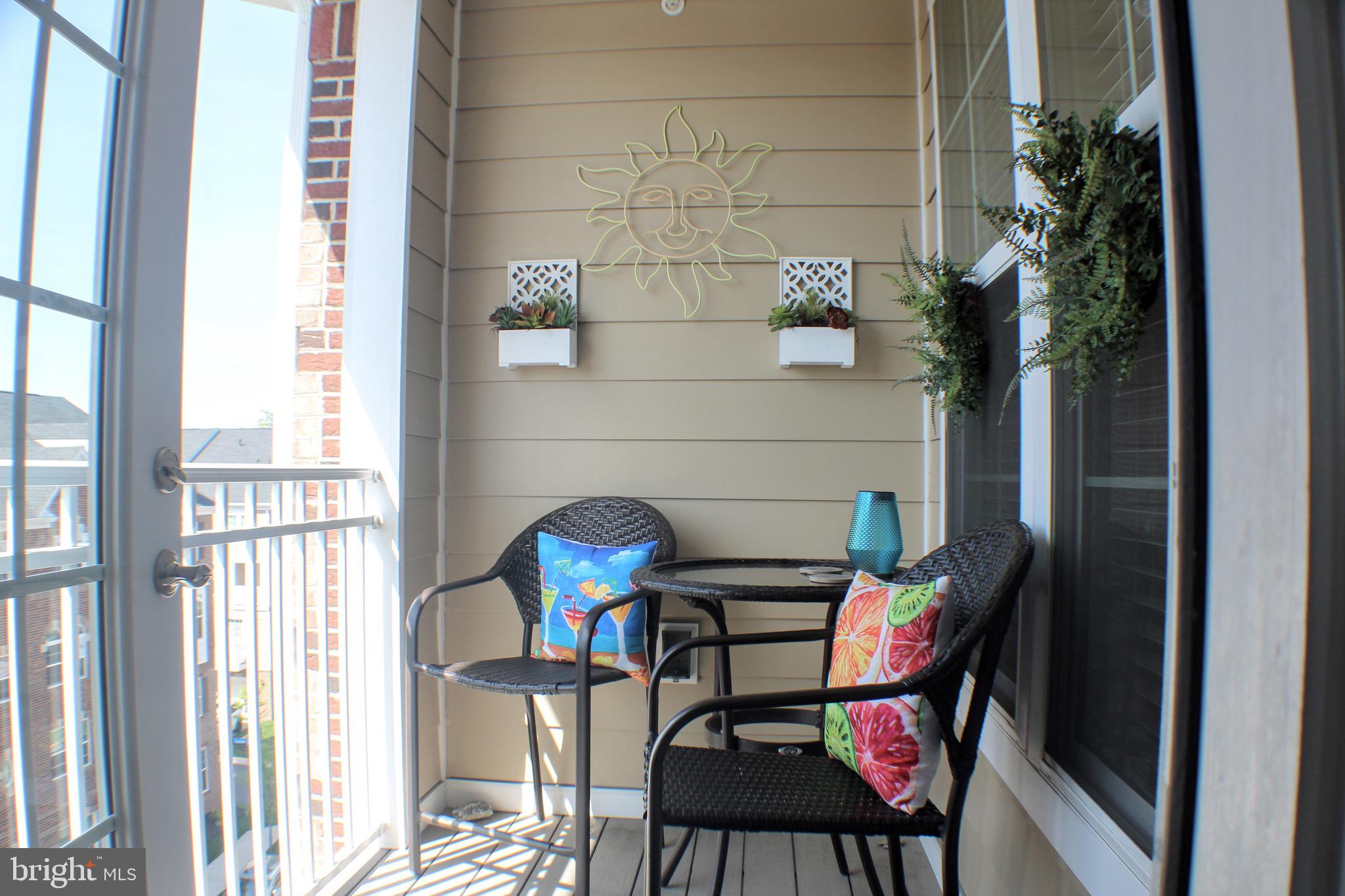 DISCOVERY SQUARE - Residential