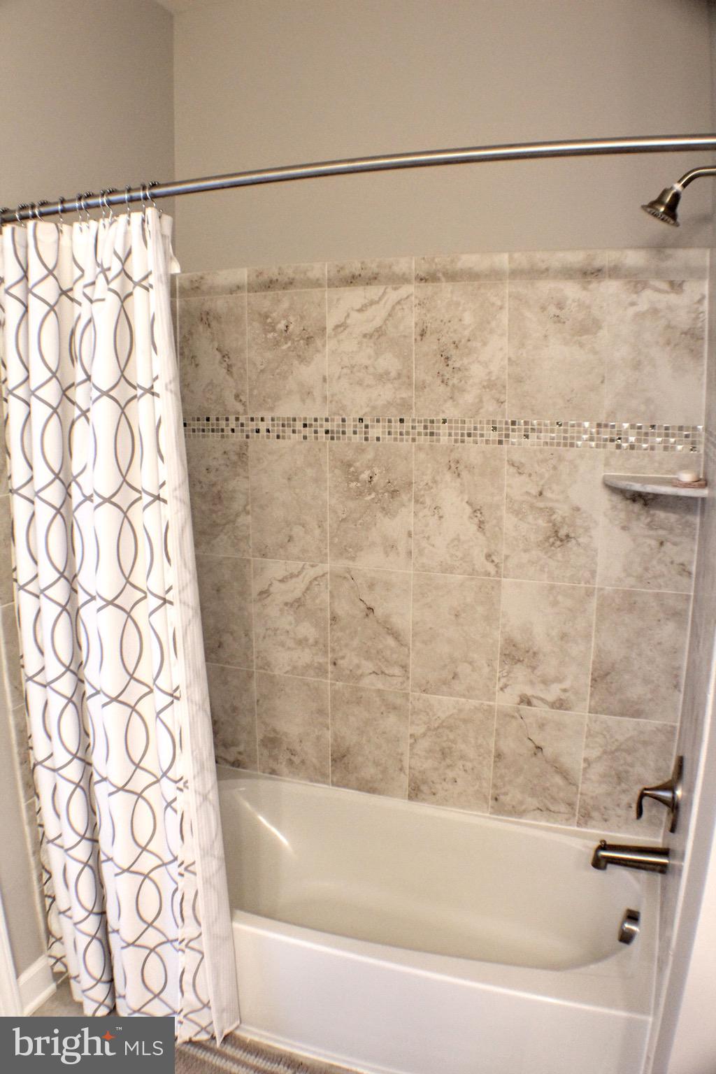 DISCOVERY SQUARE - Residential