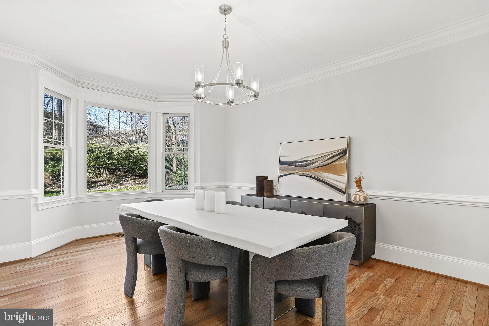 WILLIAMSBURG VILLAGE - Residential