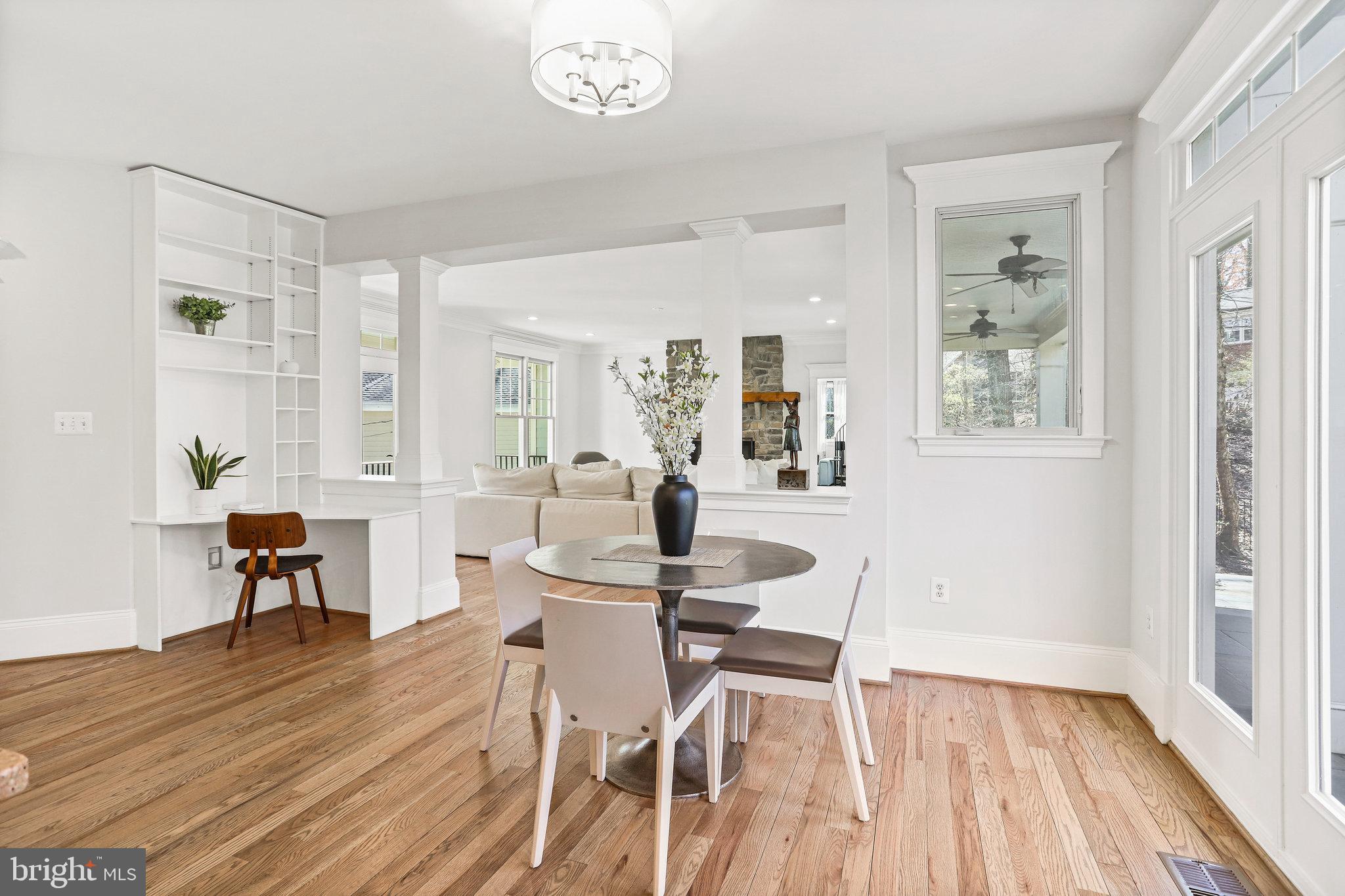 WILLIAMSBURG VILLAGE - Residential