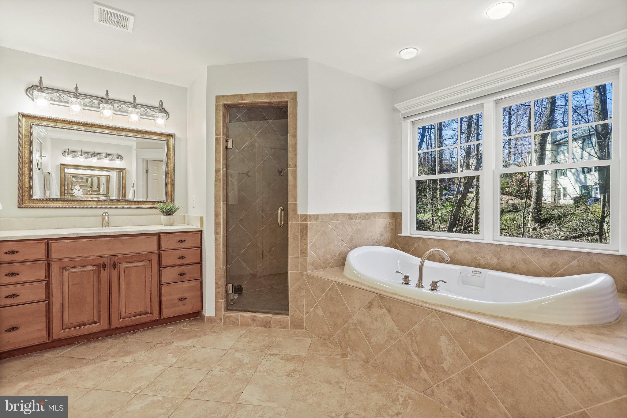 WILLIAMSBURG VILLAGE - Residential