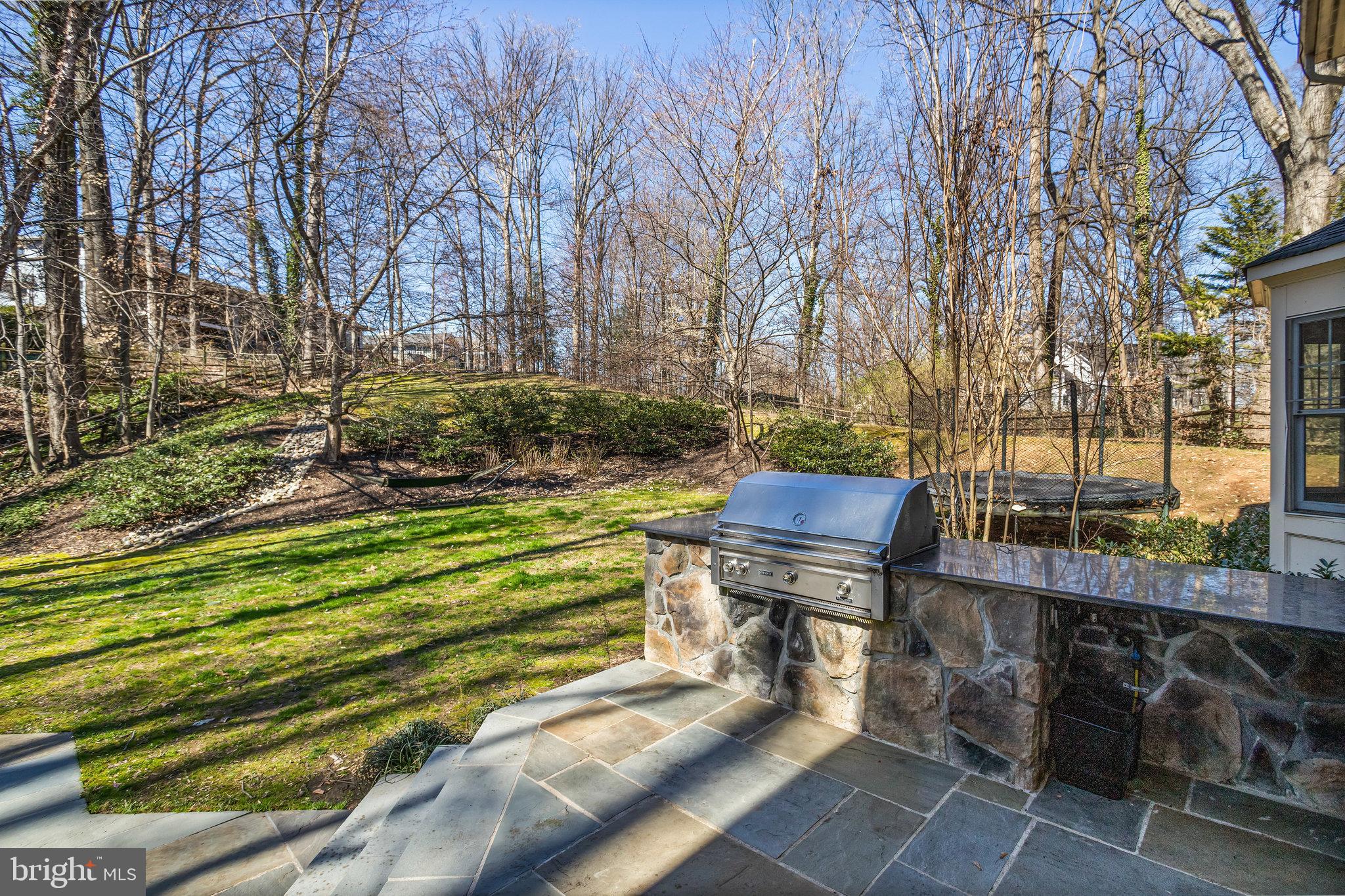 WILLIAMSBURG VILLAGE - Residential