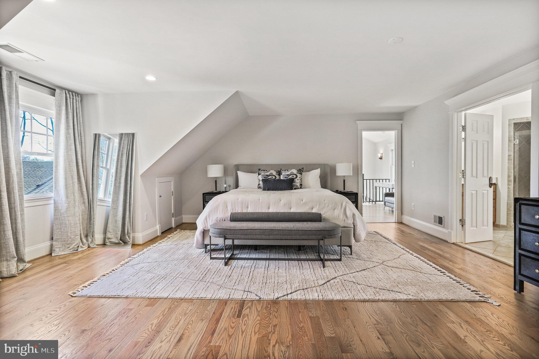 WILLIAMSBURG VILLAGE - Residential