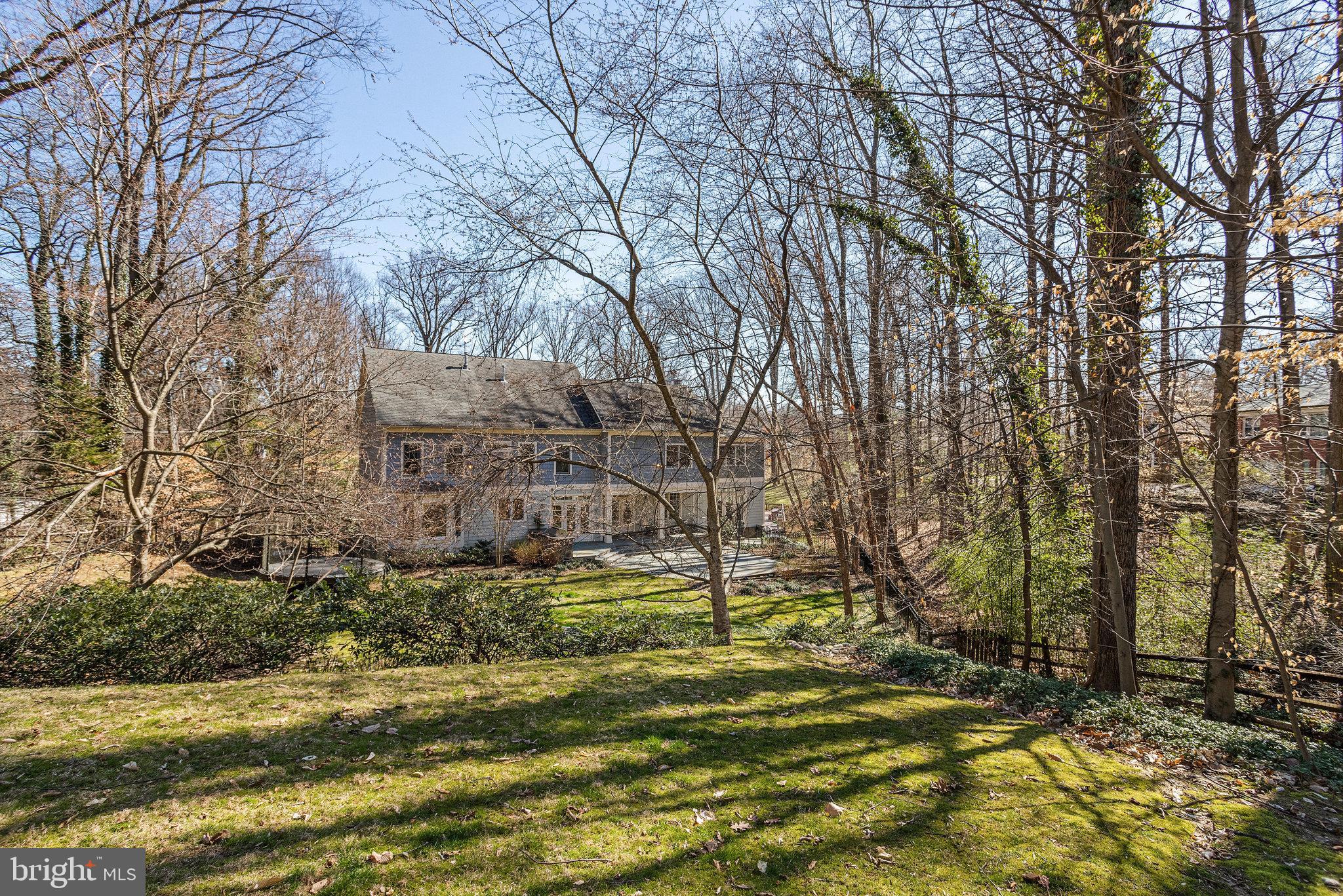 WILLIAMSBURG VILLAGE - Residential