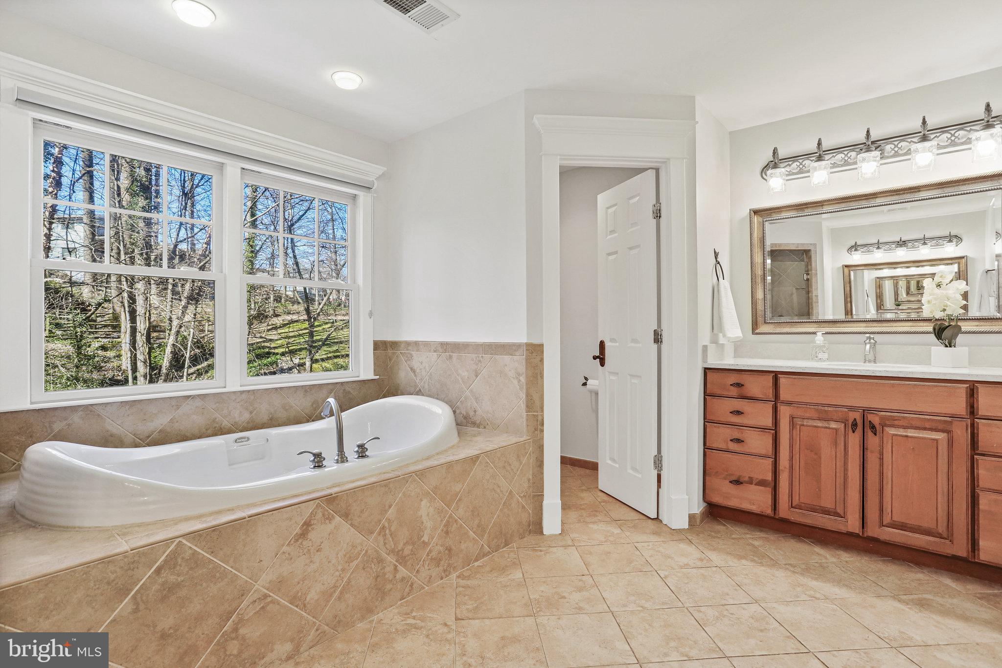 WILLIAMSBURG VILLAGE - Residential