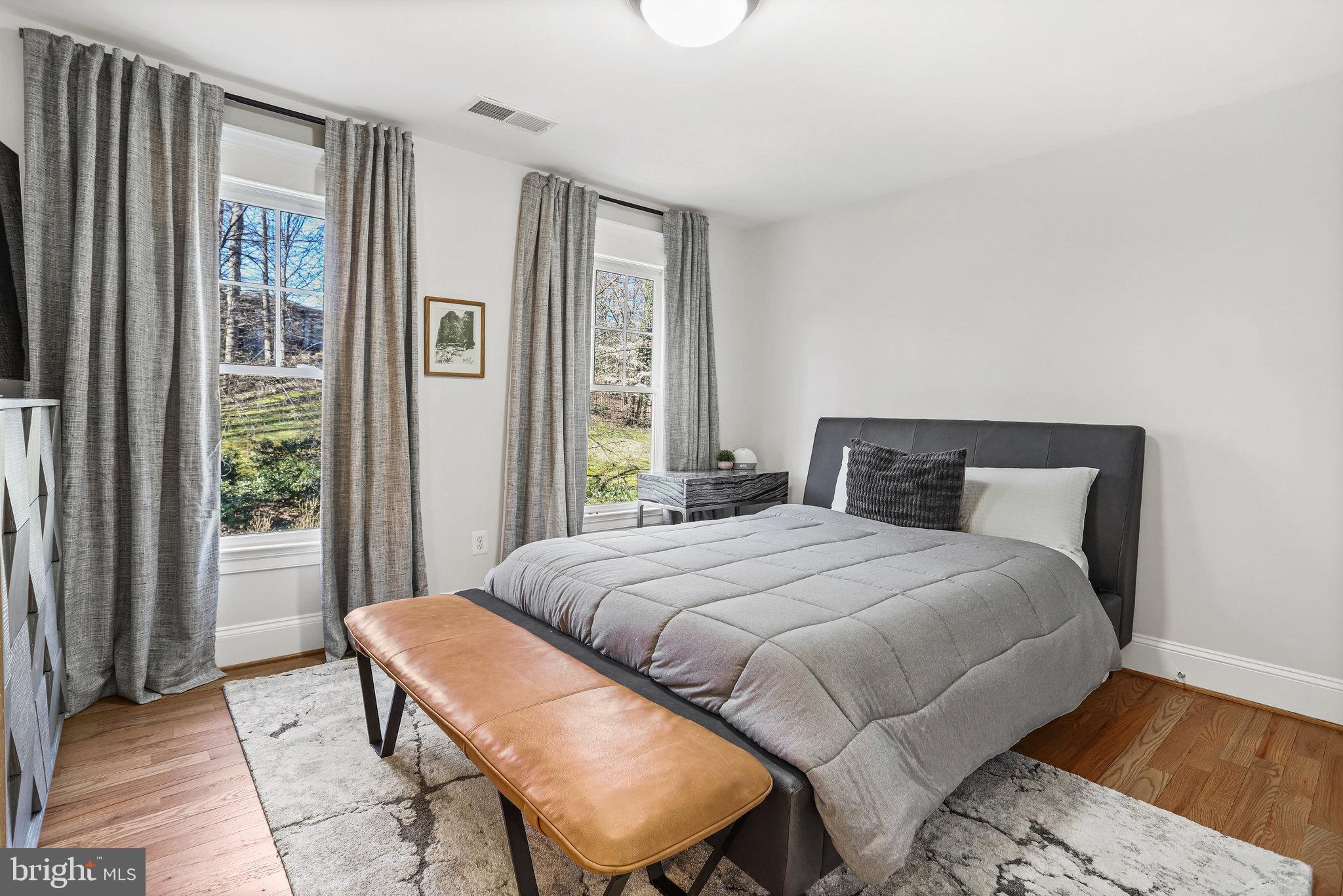 WILLIAMSBURG VILLAGE - Residential