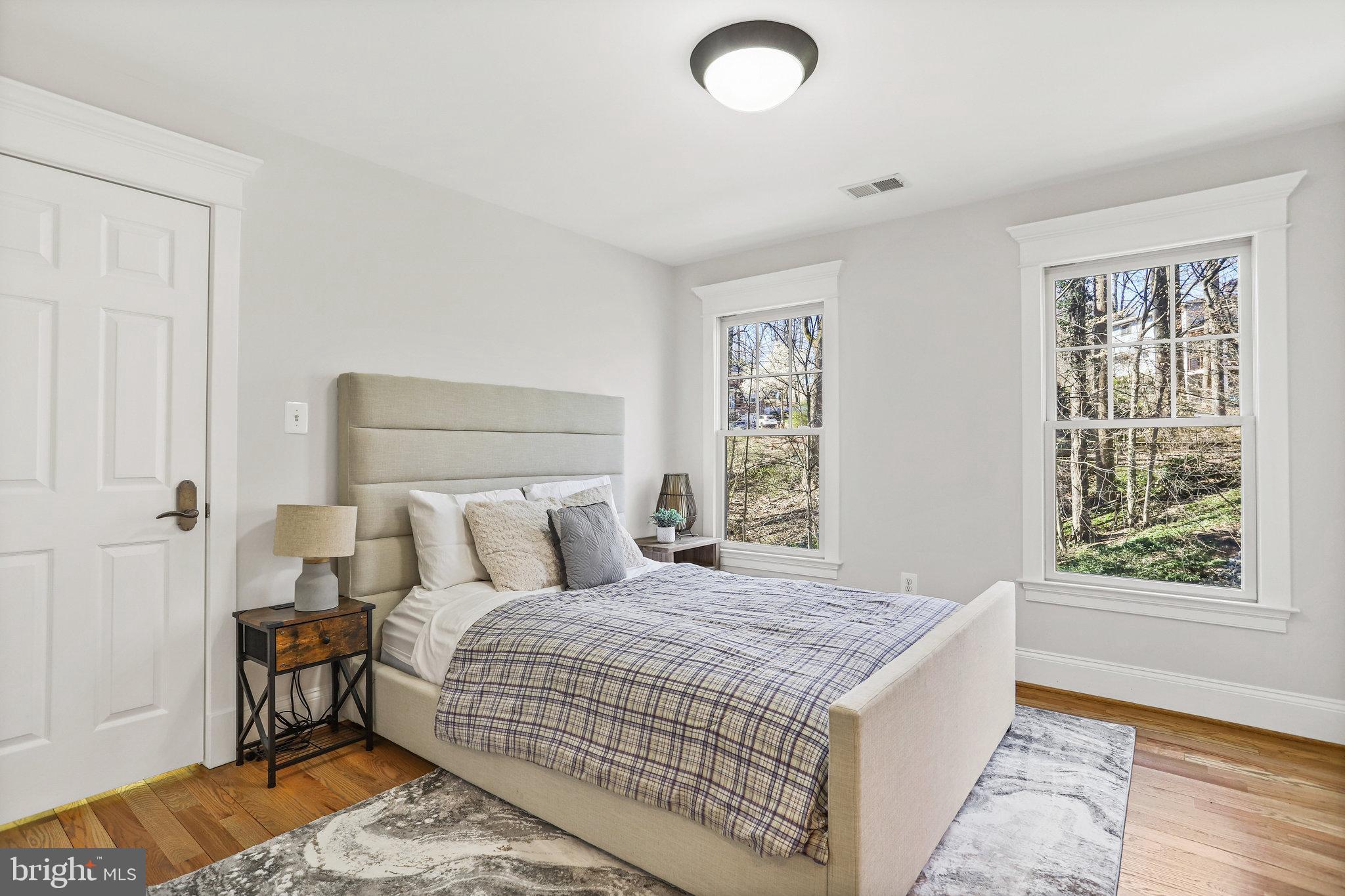 WILLIAMSBURG VILLAGE - Residential