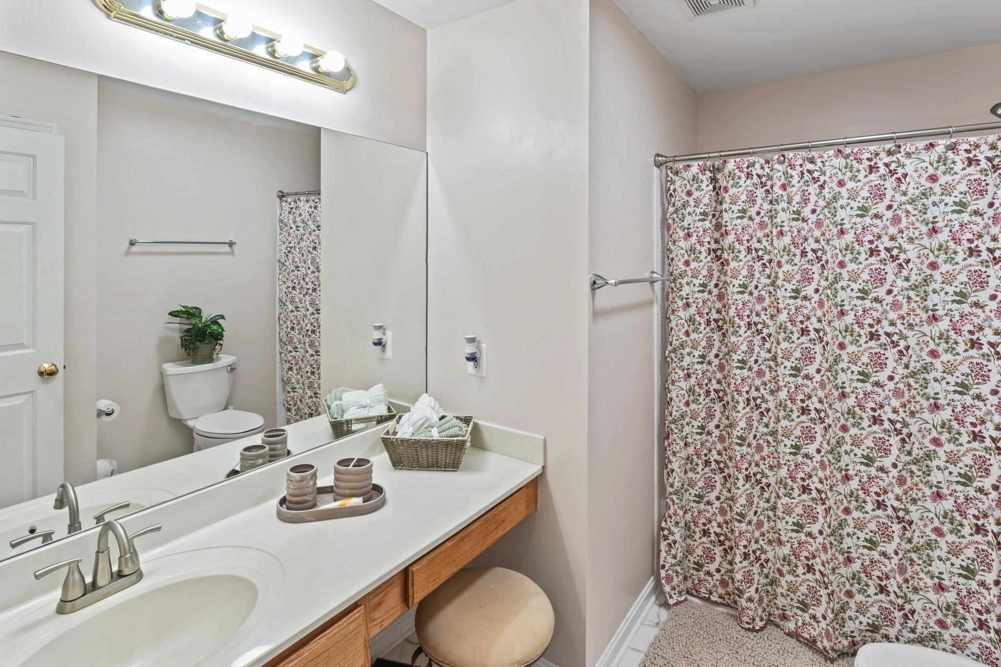 WINDSOR FOREST - Residential