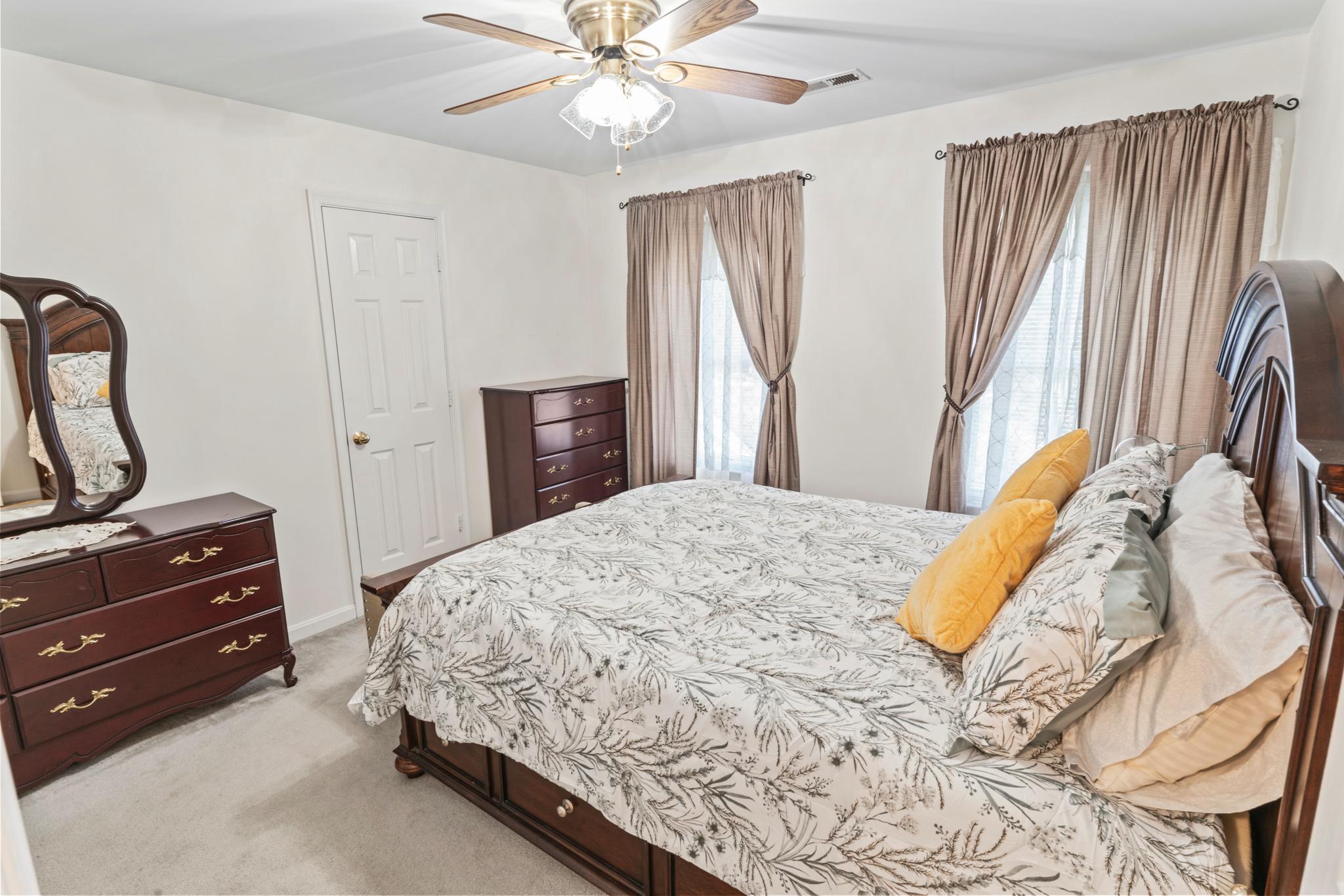 WINDSOR FOREST - Residential