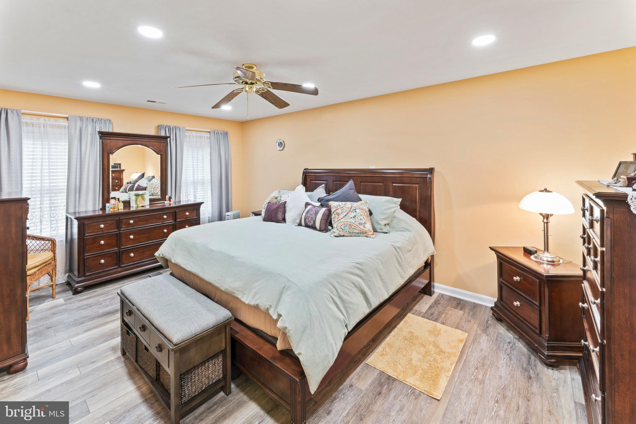 WINDSOR FOREST - Residential