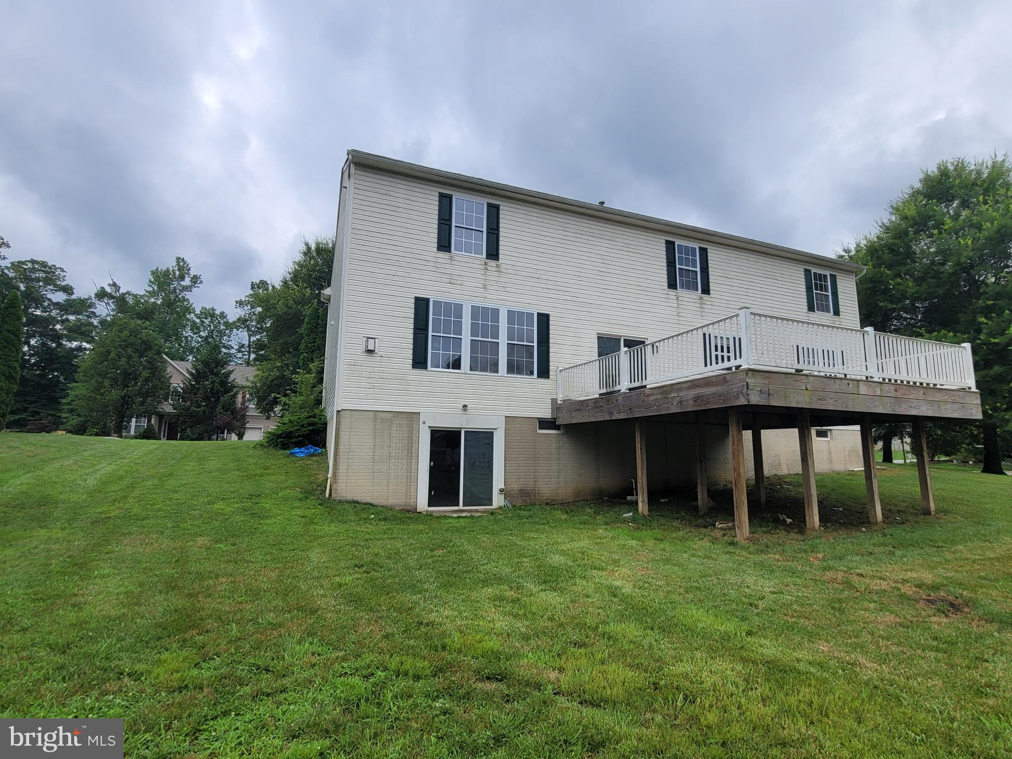 16 HENRY WAY