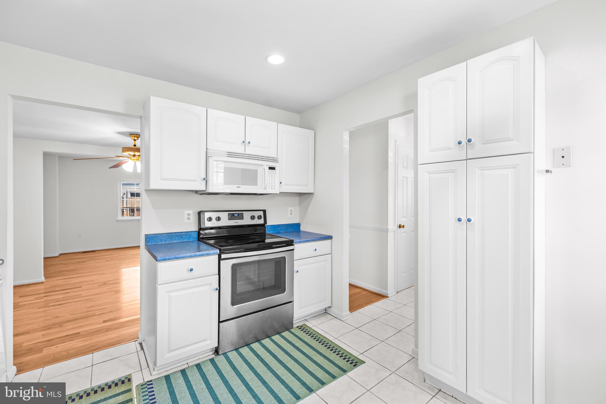 SOUTHGATE WOODS TOWNHOUSES - Residential