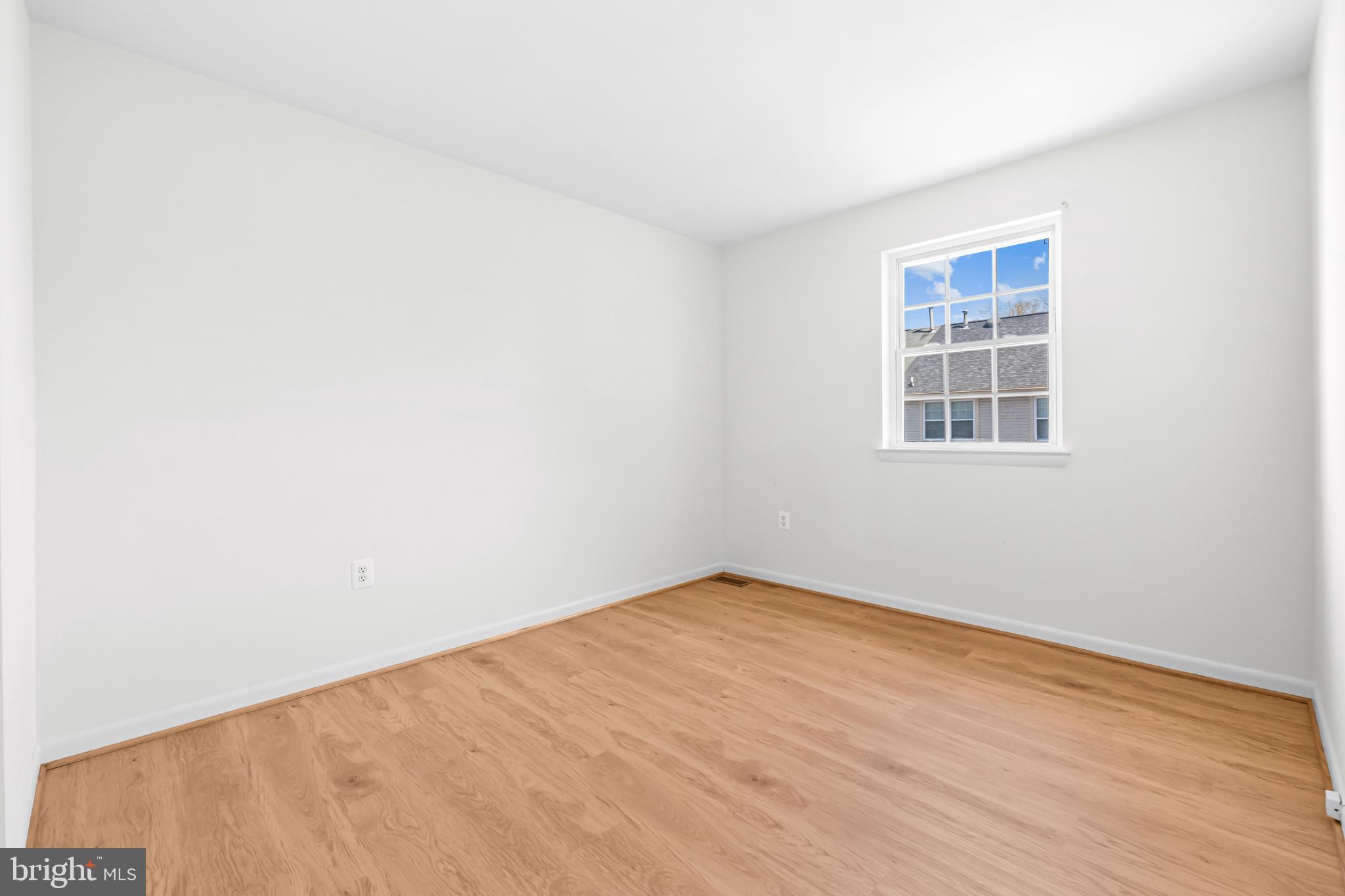 SOUTHGATE WOODS TOWNHOUSES - Residential