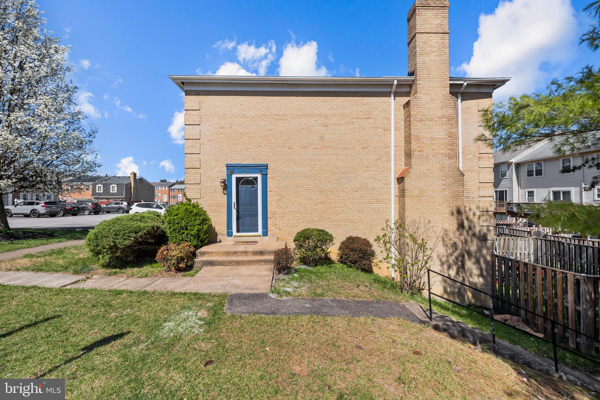 SOUTHGATE WOODS TOWNHOUSES - Residential