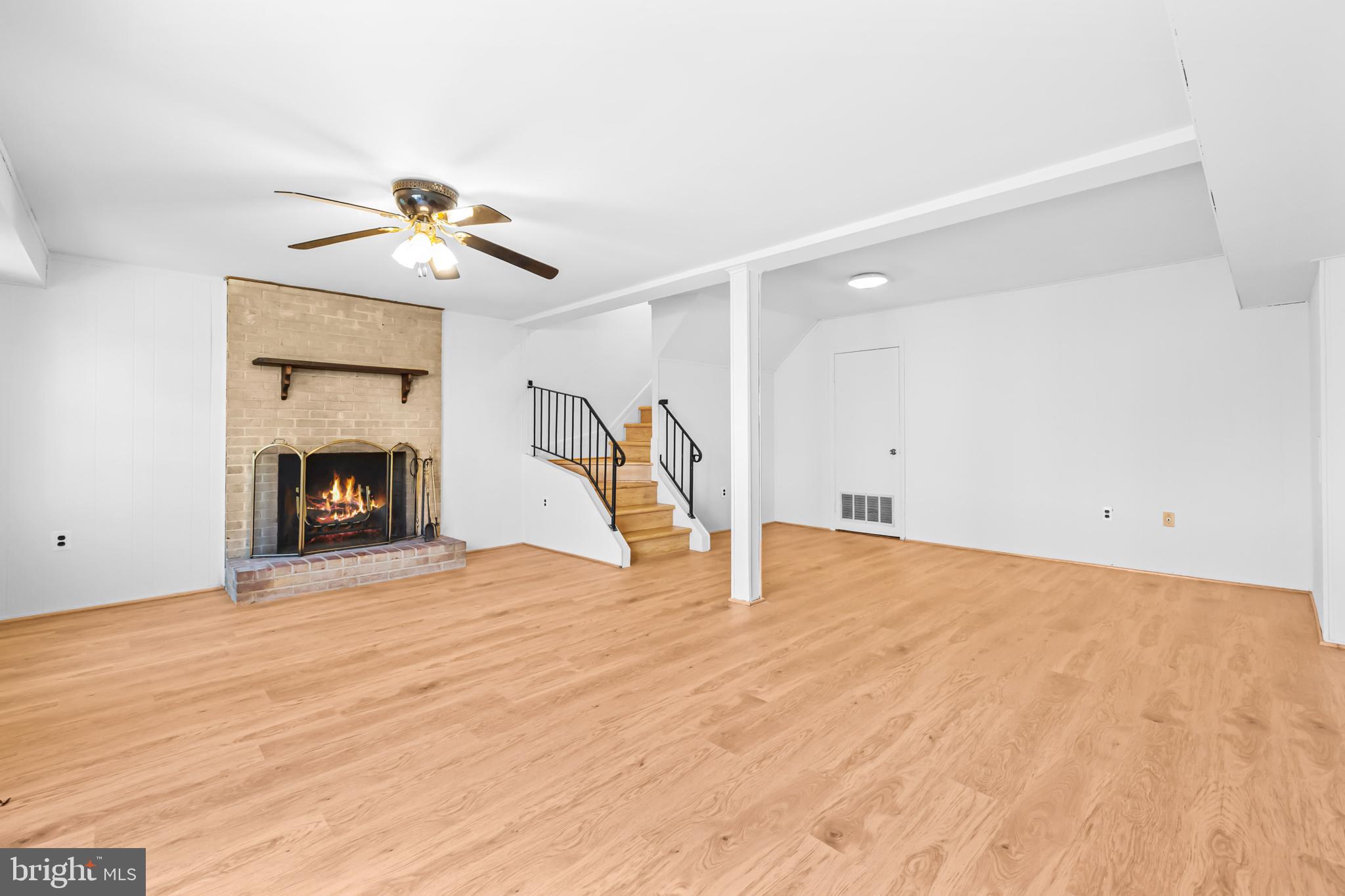 SOUTHGATE WOODS TOWNHOUSES - Residential