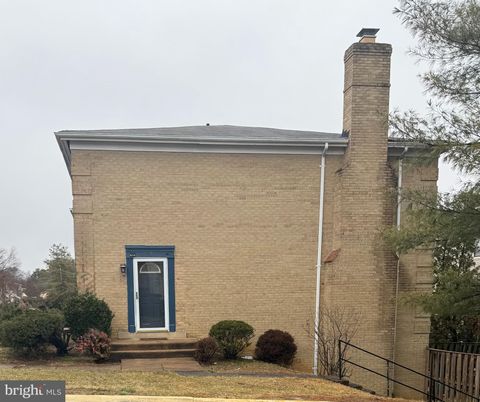 Property photo of 7410 Rhondda Drive, Lorton, VA 22079