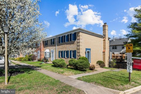 7410 RHONDDA DRIVE LORTON VA 22079