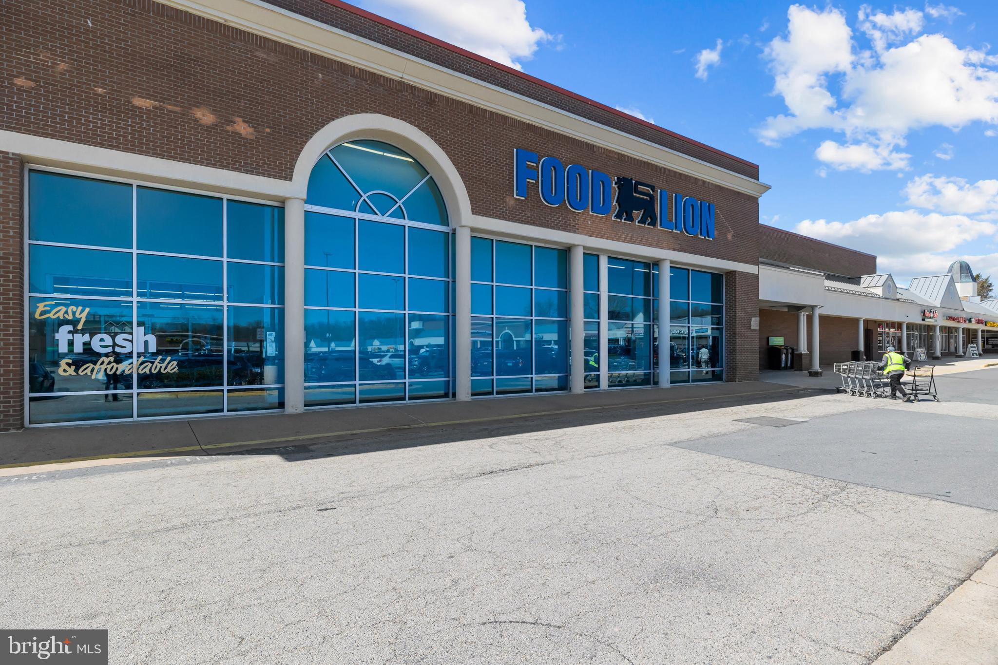 SOUTHGATE WOODS TOWNHOUSES - Residential