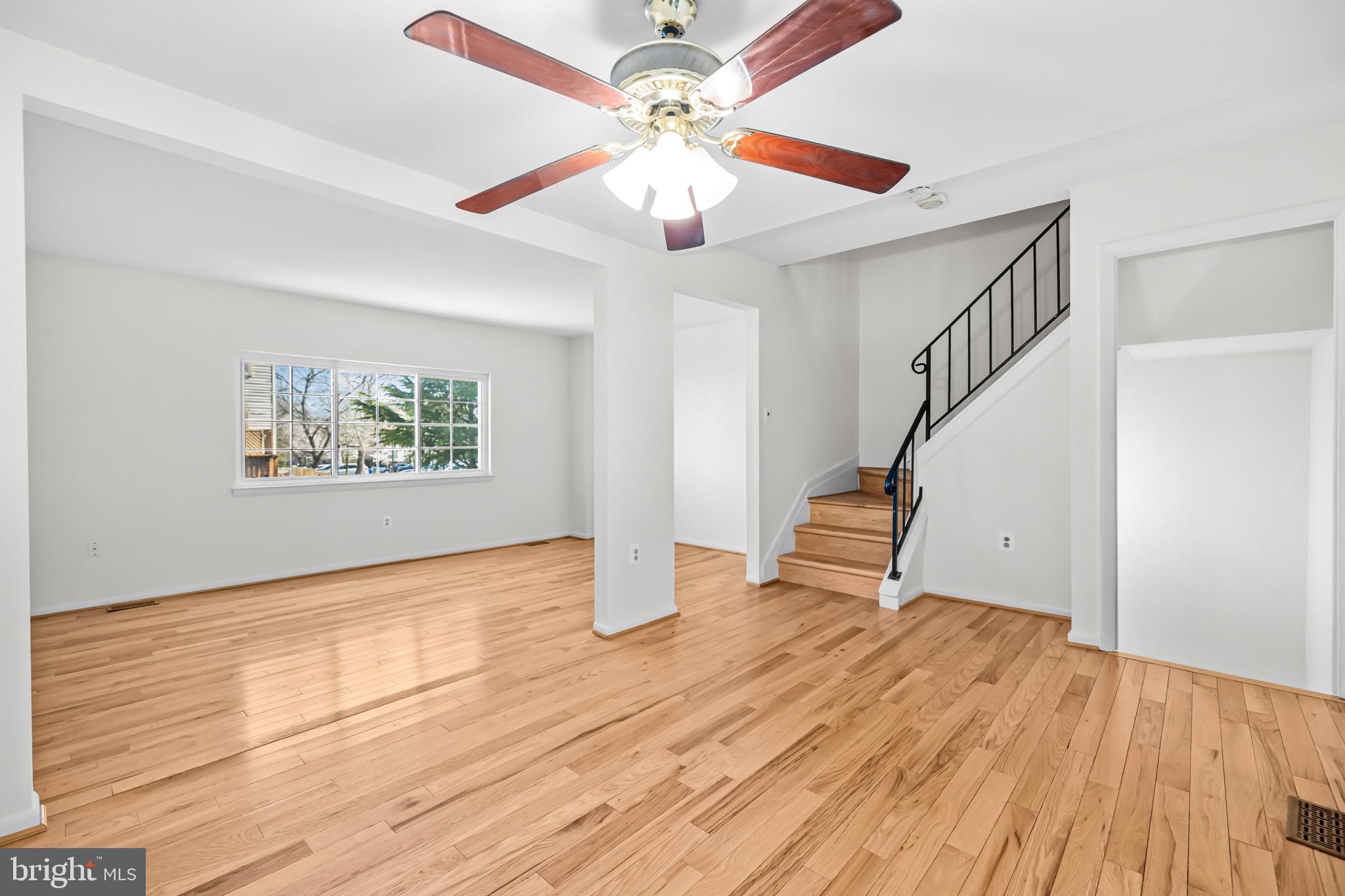 SOUTHGATE WOODS TOWNHOUSES - Residential