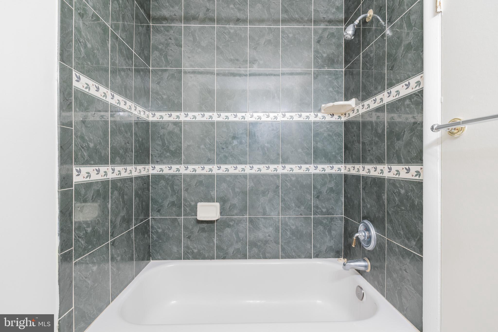 SOUTHGATE WOODS TOWNHOUSES - Residential