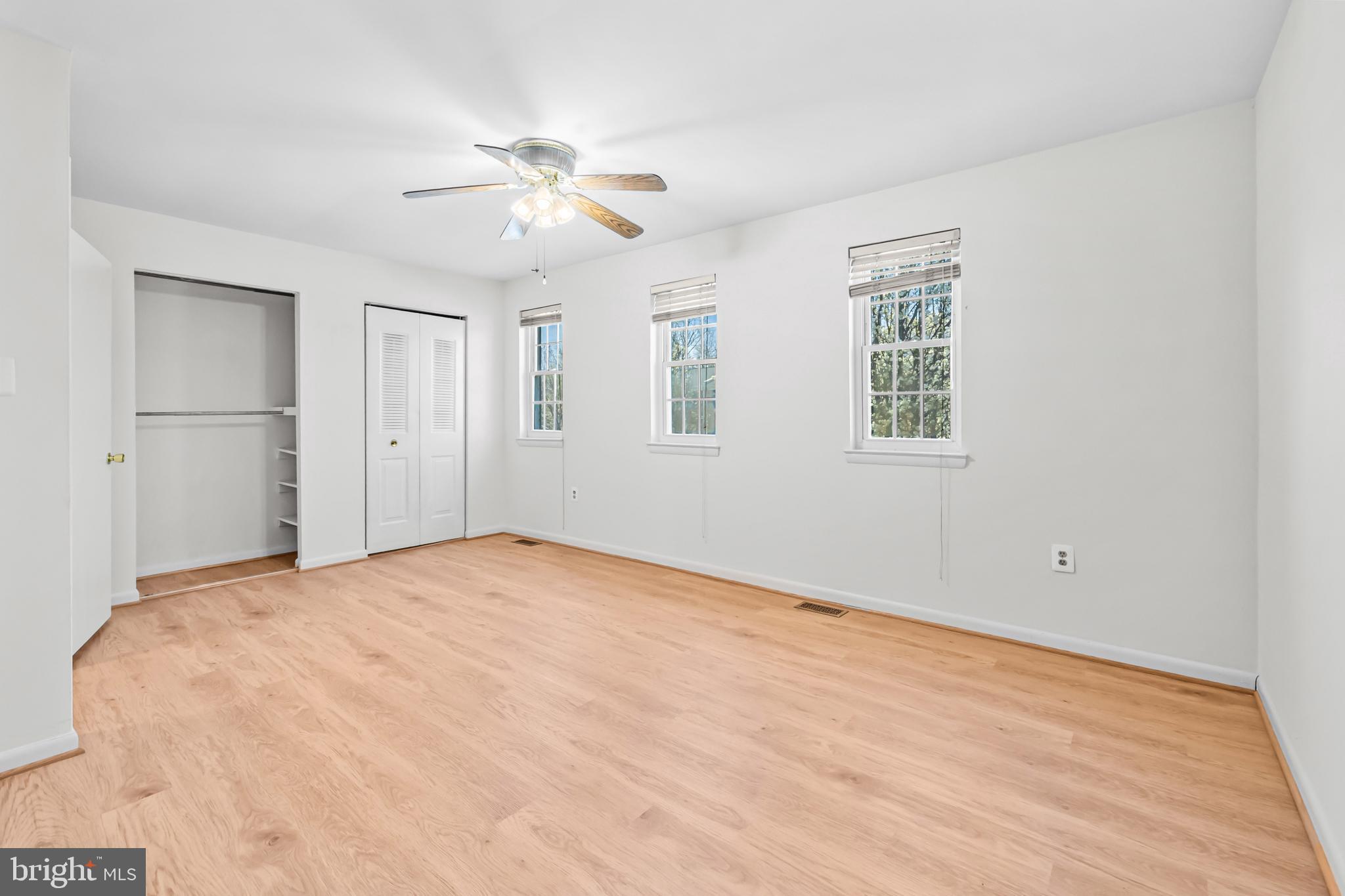 SOUTHGATE WOODS TOWNHOUSES - Residential