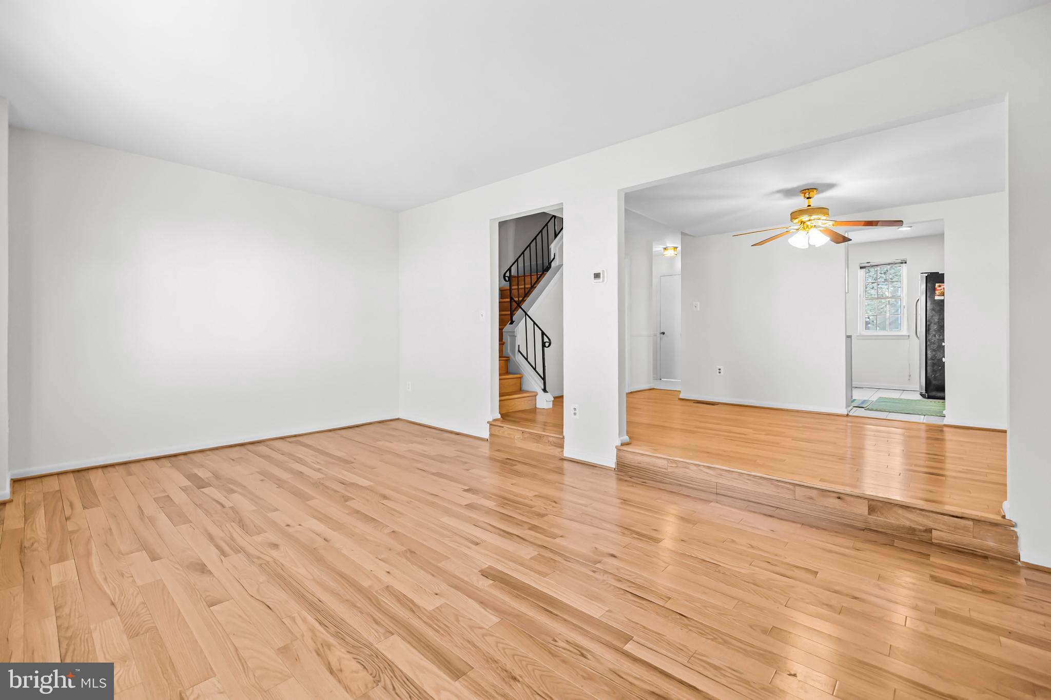 SOUTHGATE WOODS TOWNHOUSES - Residential