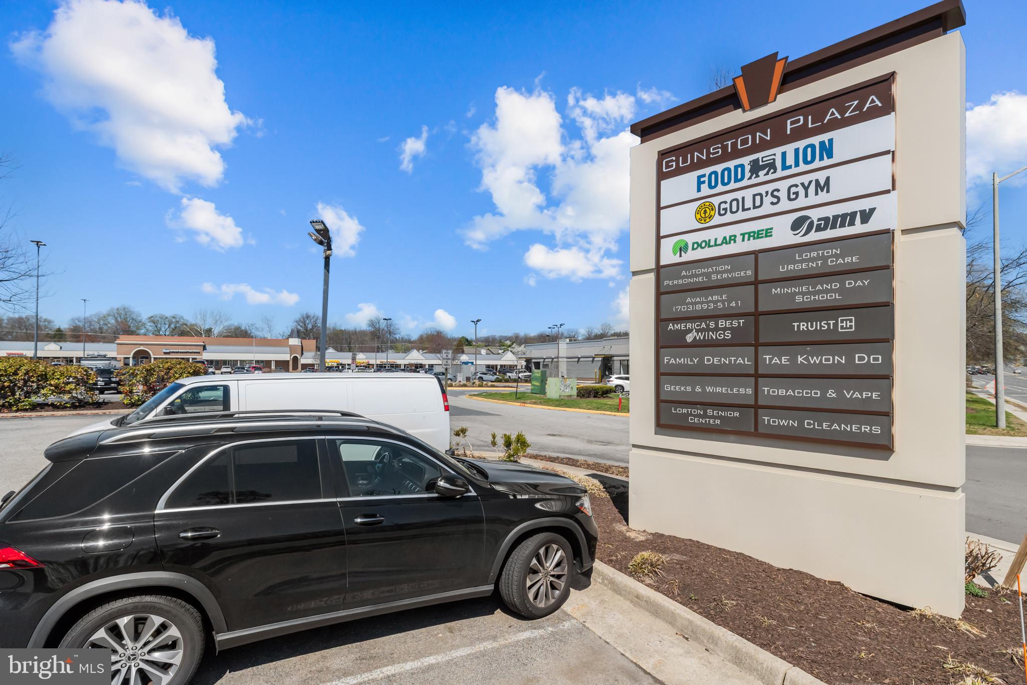 SOUTHGATE WOODS TOWNHOUSES - Residential