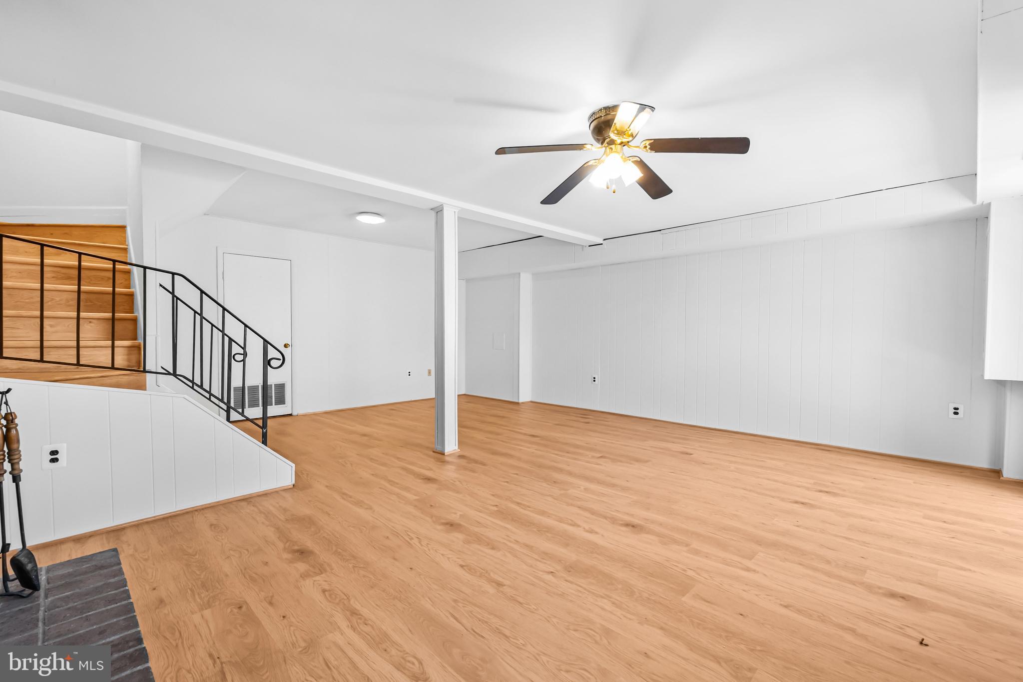 SOUTHGATE WOODS TOWNHOUSES - Residential