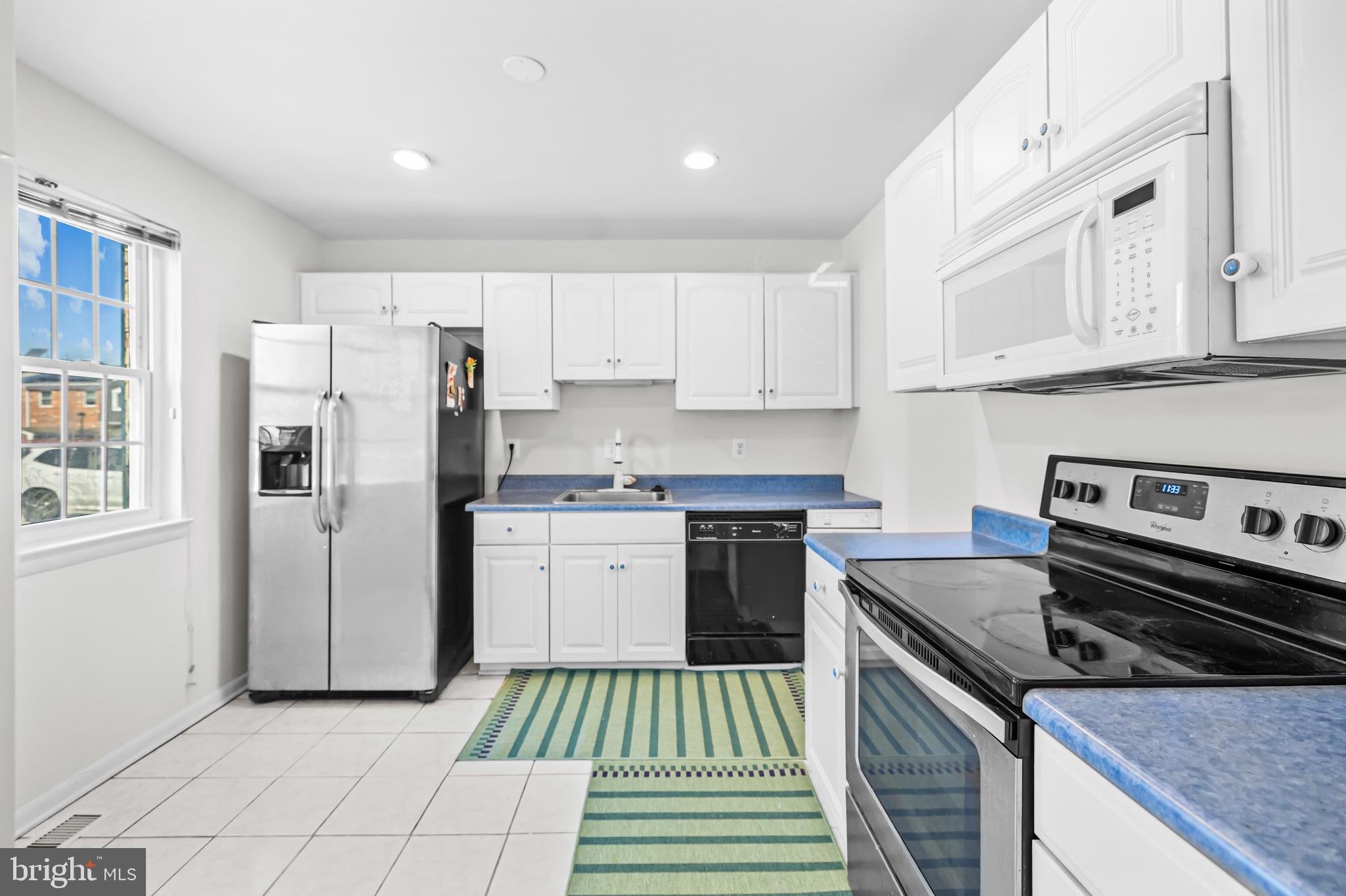 SOUTHGATE WOODS TOWNHOUSES - Residential